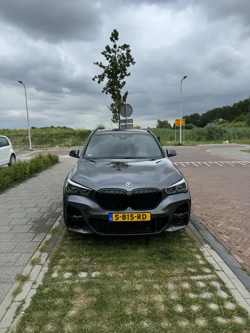 BMW X1 High Exec Grey - 1