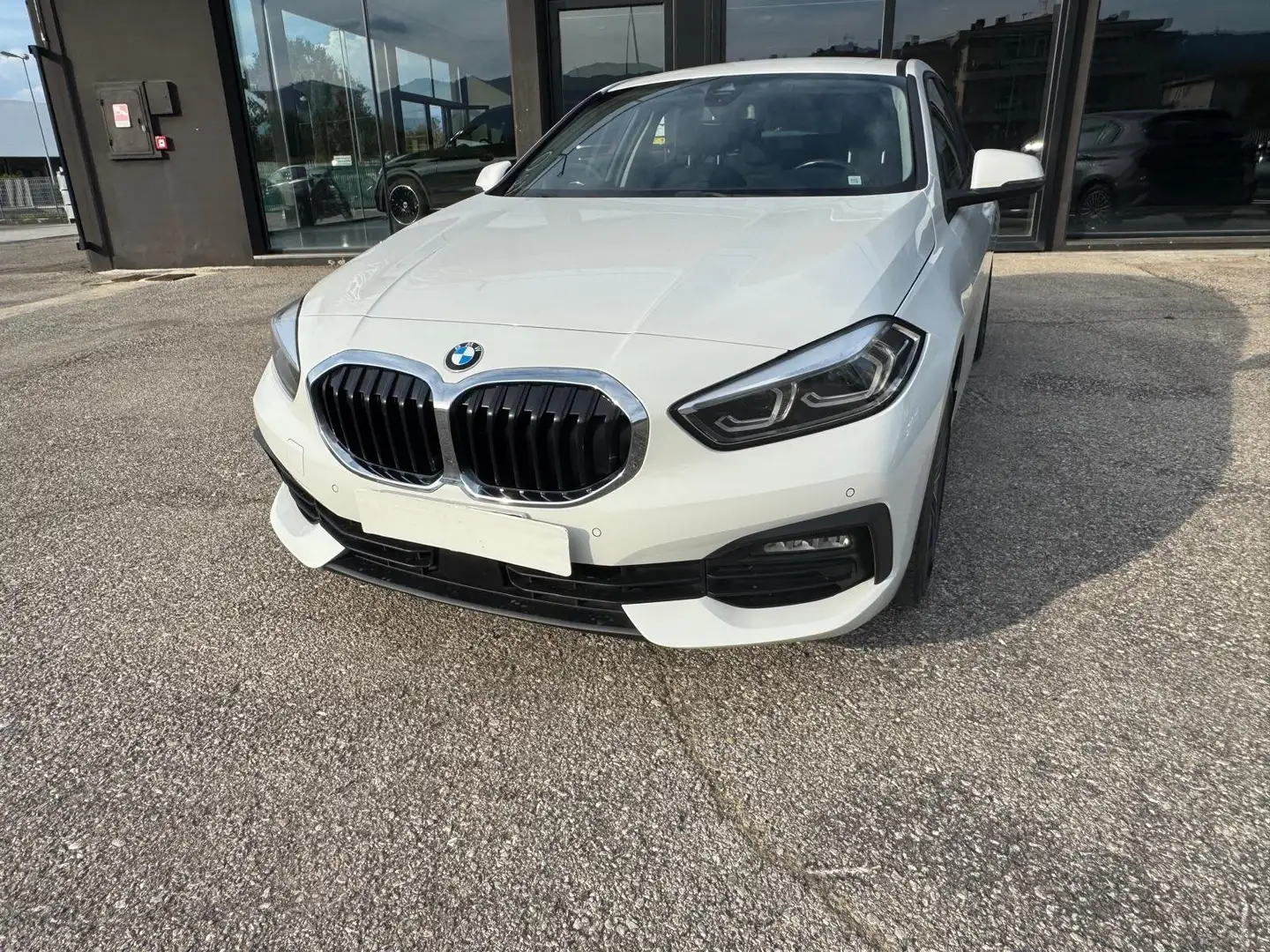 BMW 116 Serie 1 F40 116d Business Advantage auto Bianco - 1