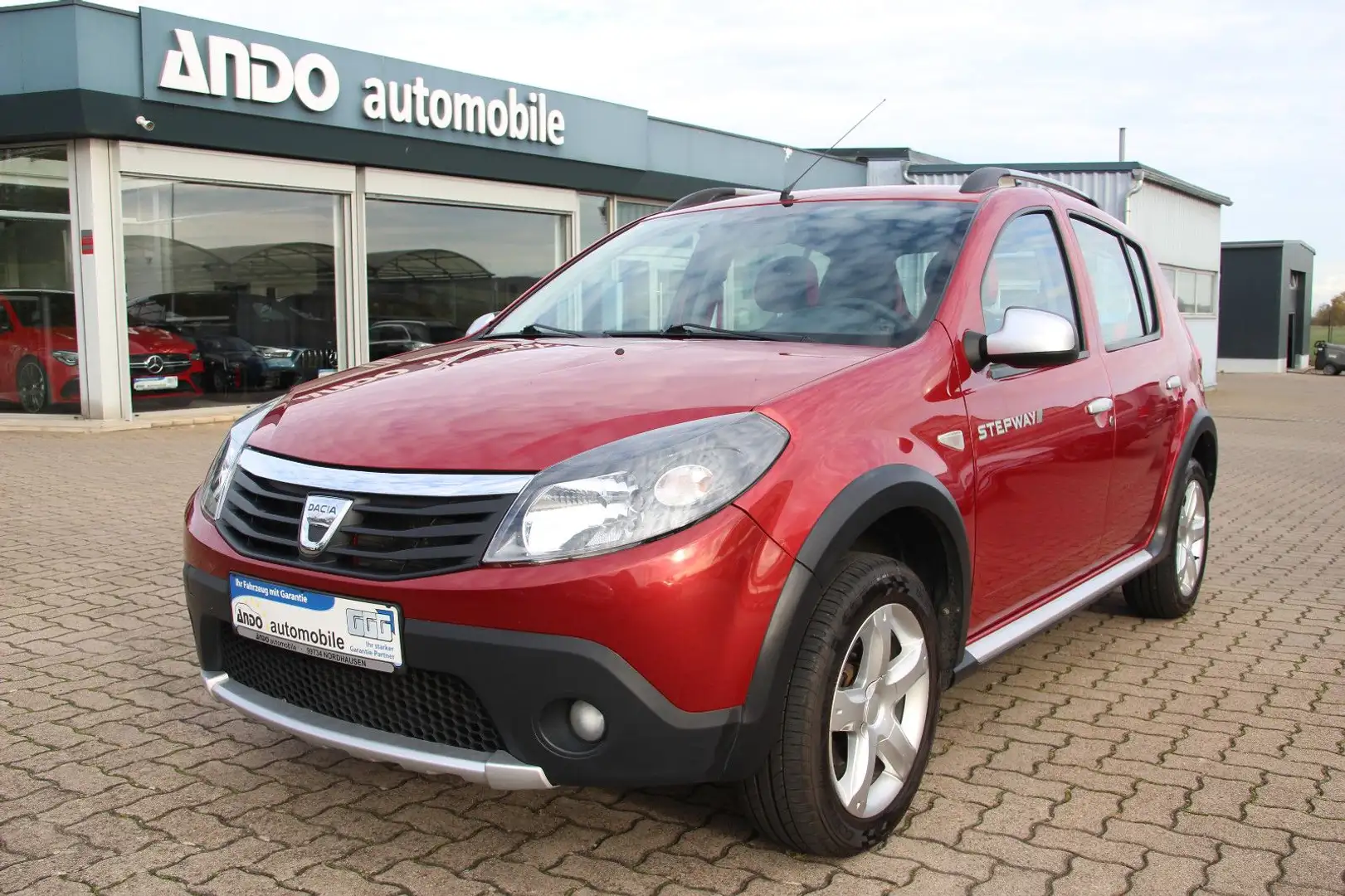 Dacia Sandero 1.6 Stepway II Design-Paket Rot/Klima Rot - 1