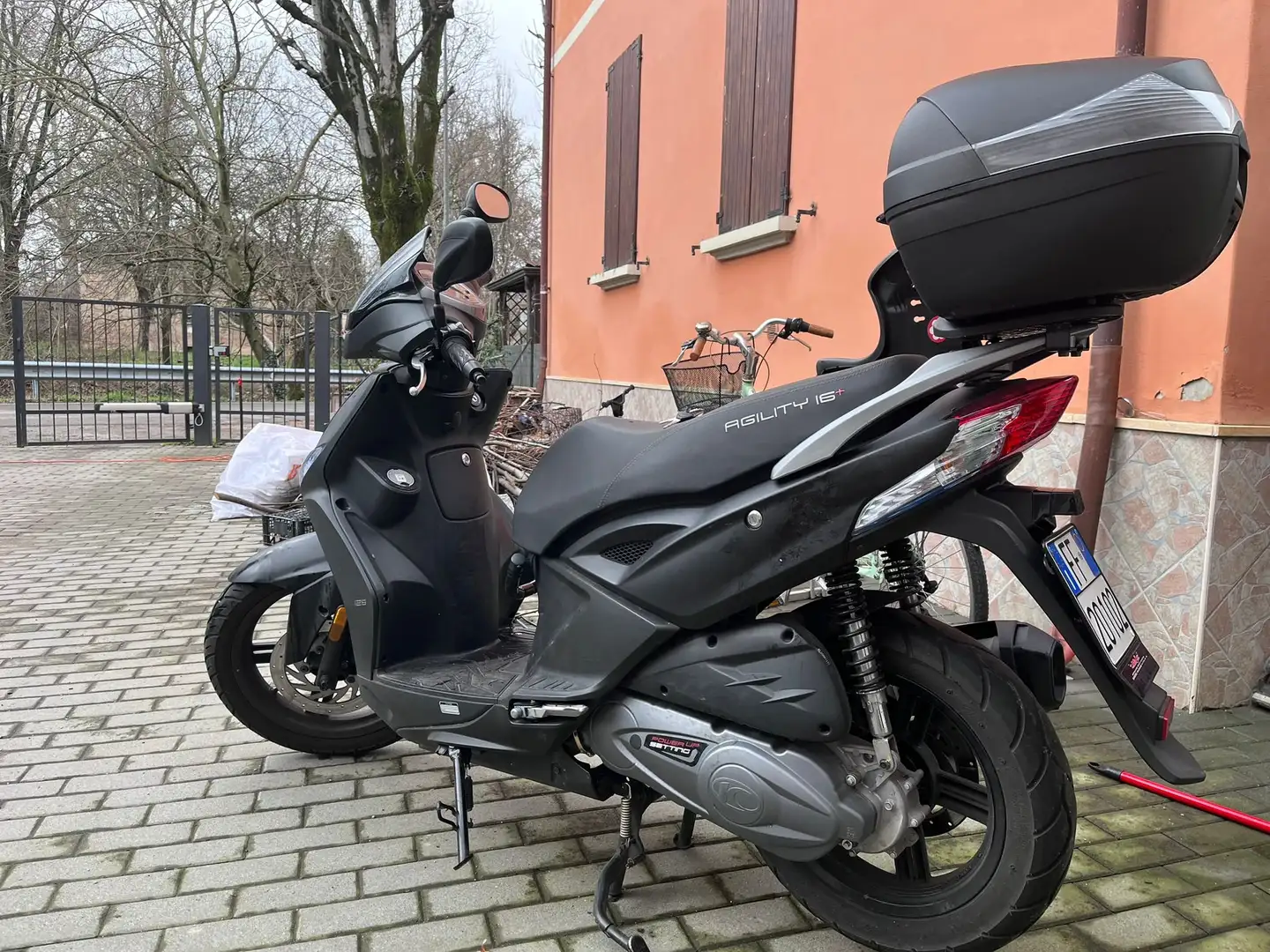 Kymco Agility 125 +16 Negru - 1