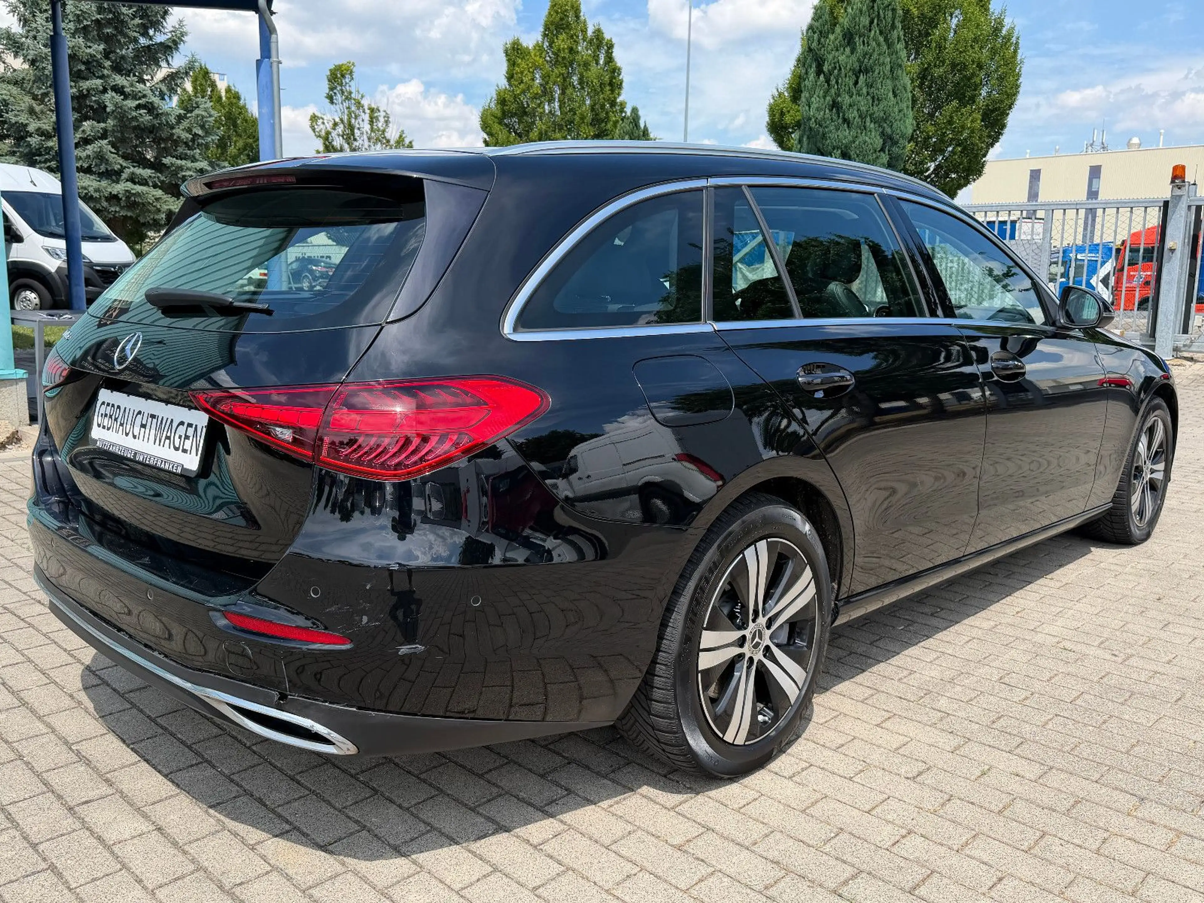 Mercedes-Benz C 300 e T 9G AVANTGARDE/LED+NAVI+RüKA+GRA+CARPLAY — photo 6