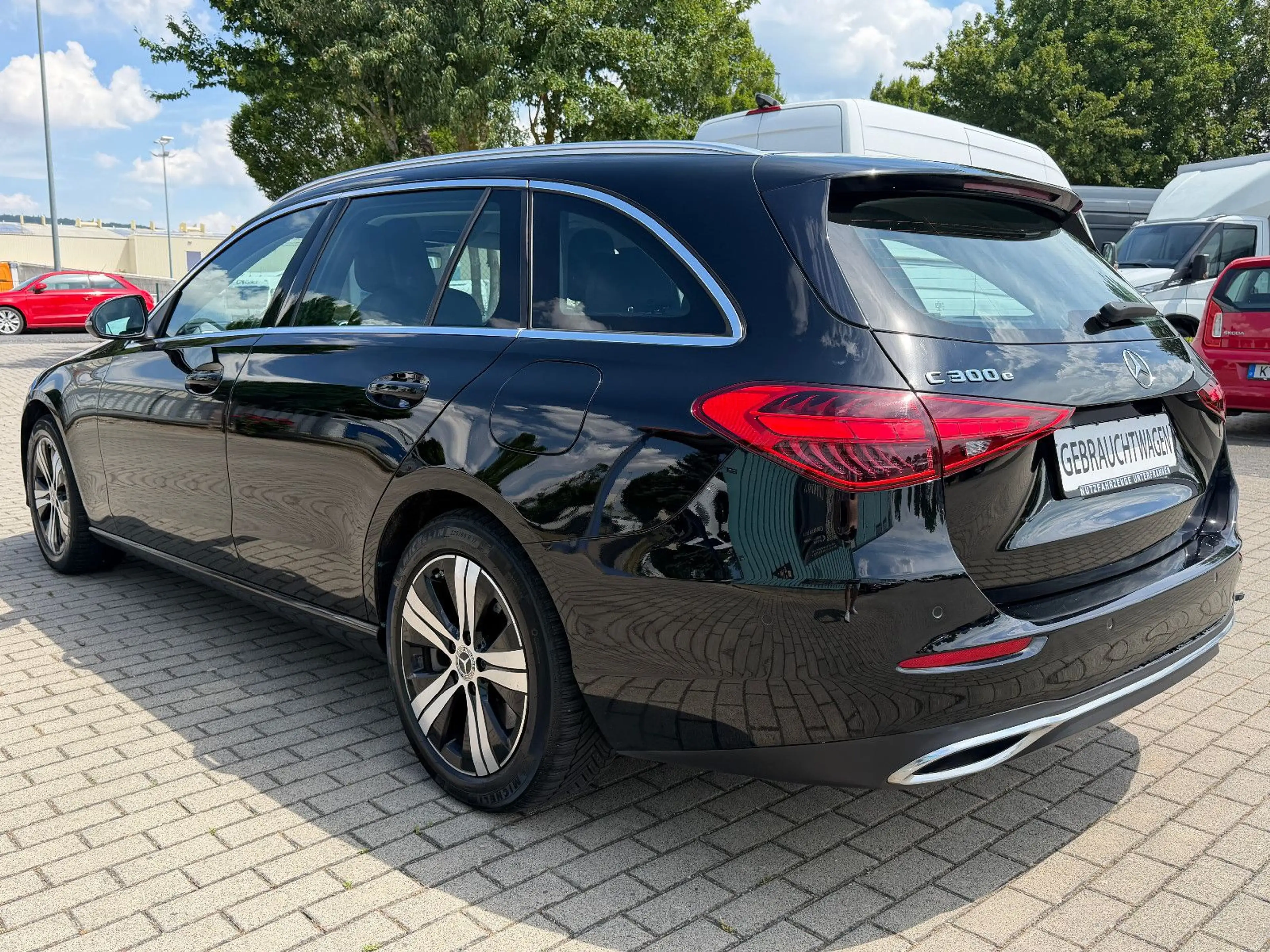 Mercedes-Benz C 300 e T 9G AVANTGARDE/LED+NAVI+RüKA+GRA+CARPLAY — photo 11
