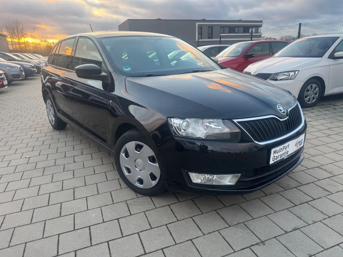 Skoda Rapid/Spaceback Spaceback Elegance Automatik-Navi-Xenon crna - 1