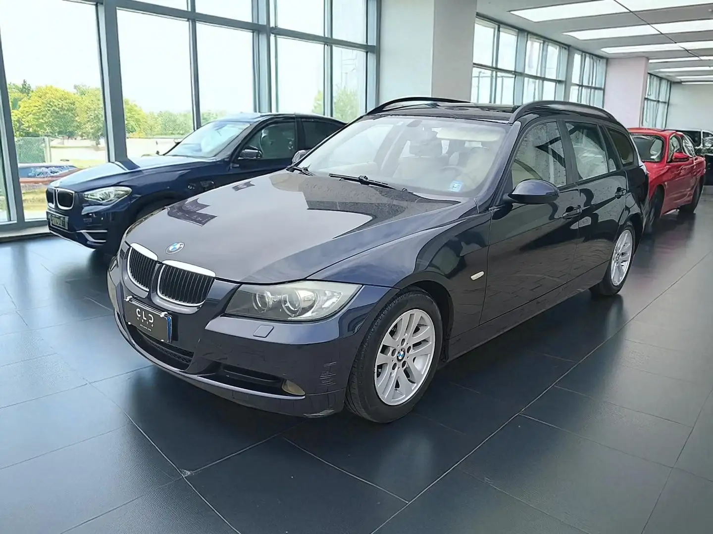 BMW 320 d cat Touring Attiva 177cv Blauw - 2