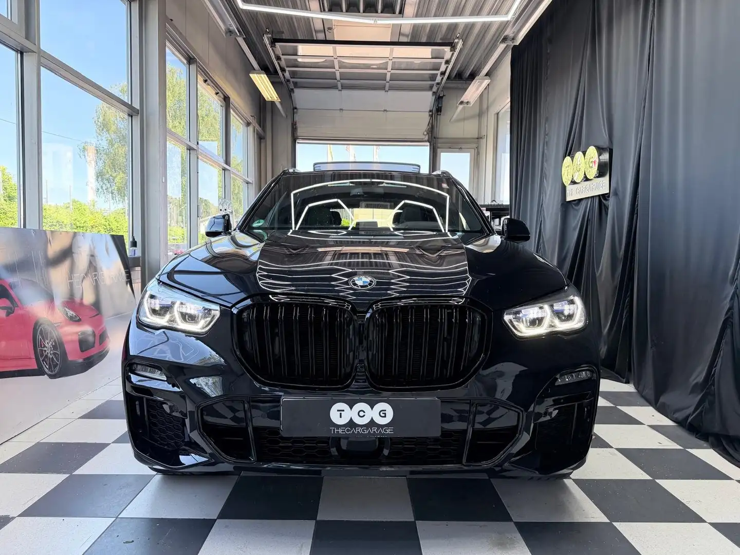 BMW X5 xDrive 30 d M Sport Schwarz - 2