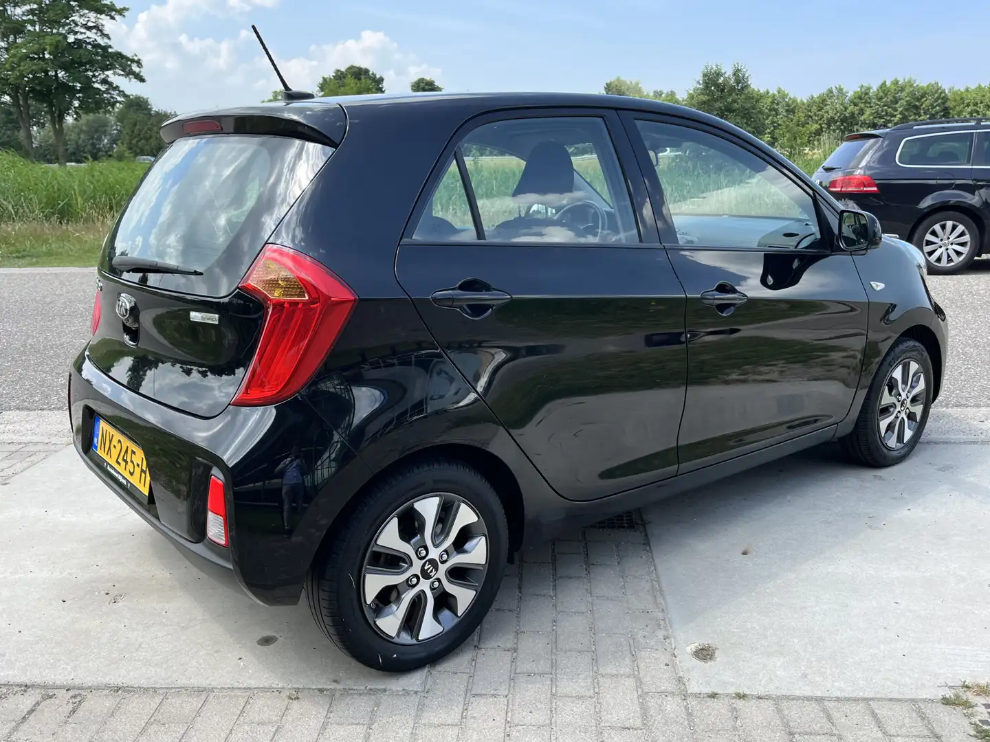 Kia Picanto 1.0 CVVT EconomyPlusLine / Camera / Airco / Navi / Zwart - 2