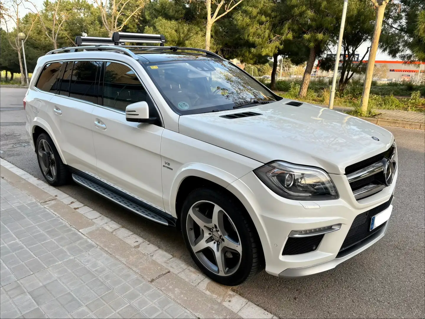 Mercedes-Benz GL 63 AMG Weiß - 1