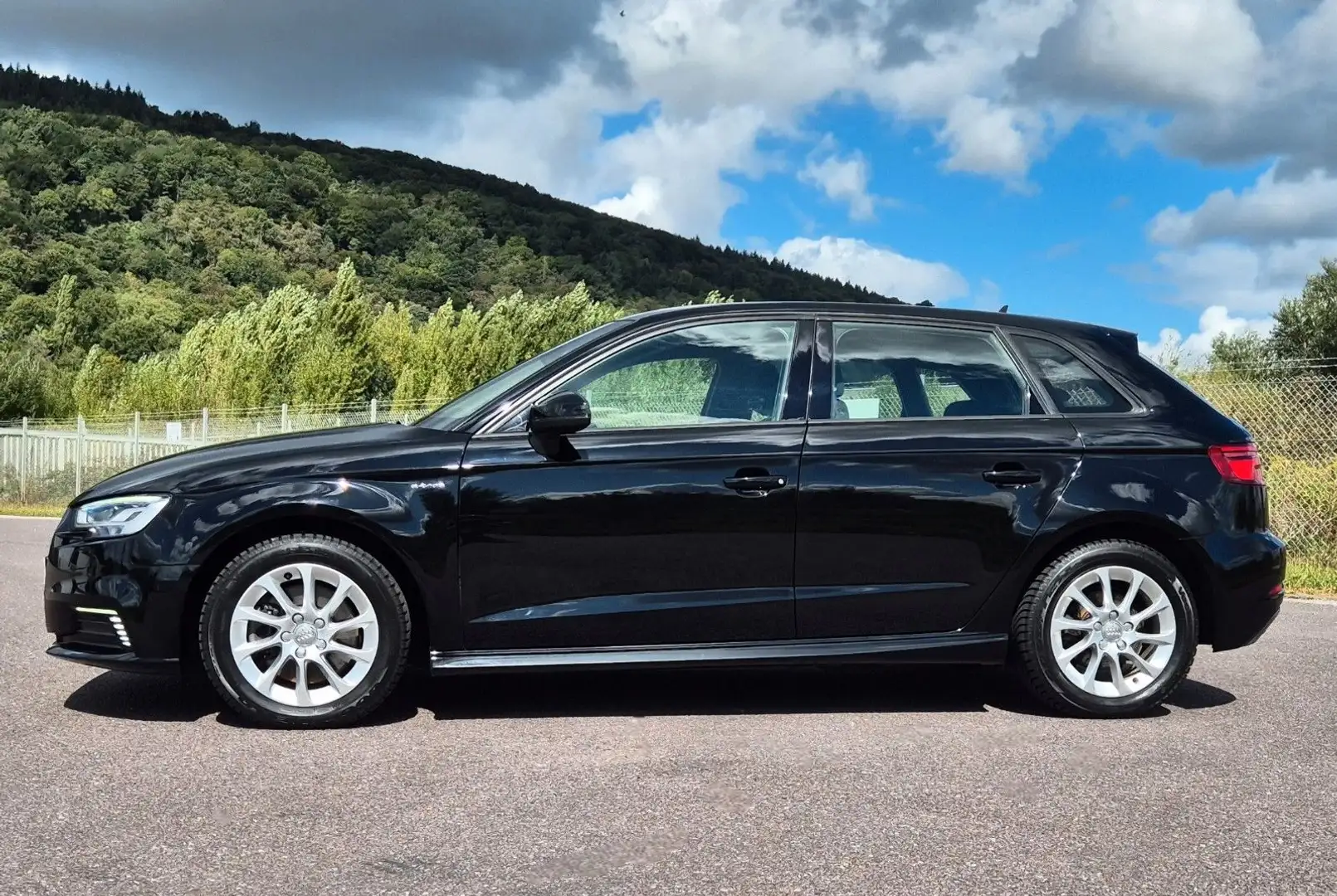 Audi A3 Sportback e-tron 1.4 TFSI, Navigation, LED. Schwarz - 2