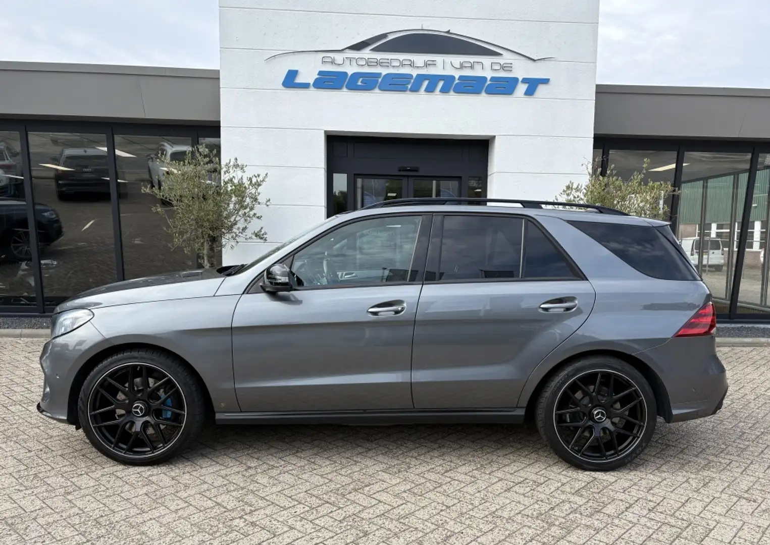 Mercedes-Benz GLE 500 e 449pk 4Matic AMG Sport Ed. VOL! Grau - 2