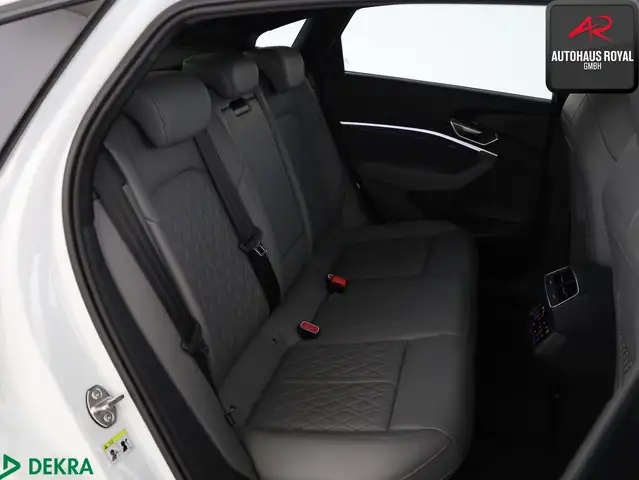 Audi E-Tron view 13