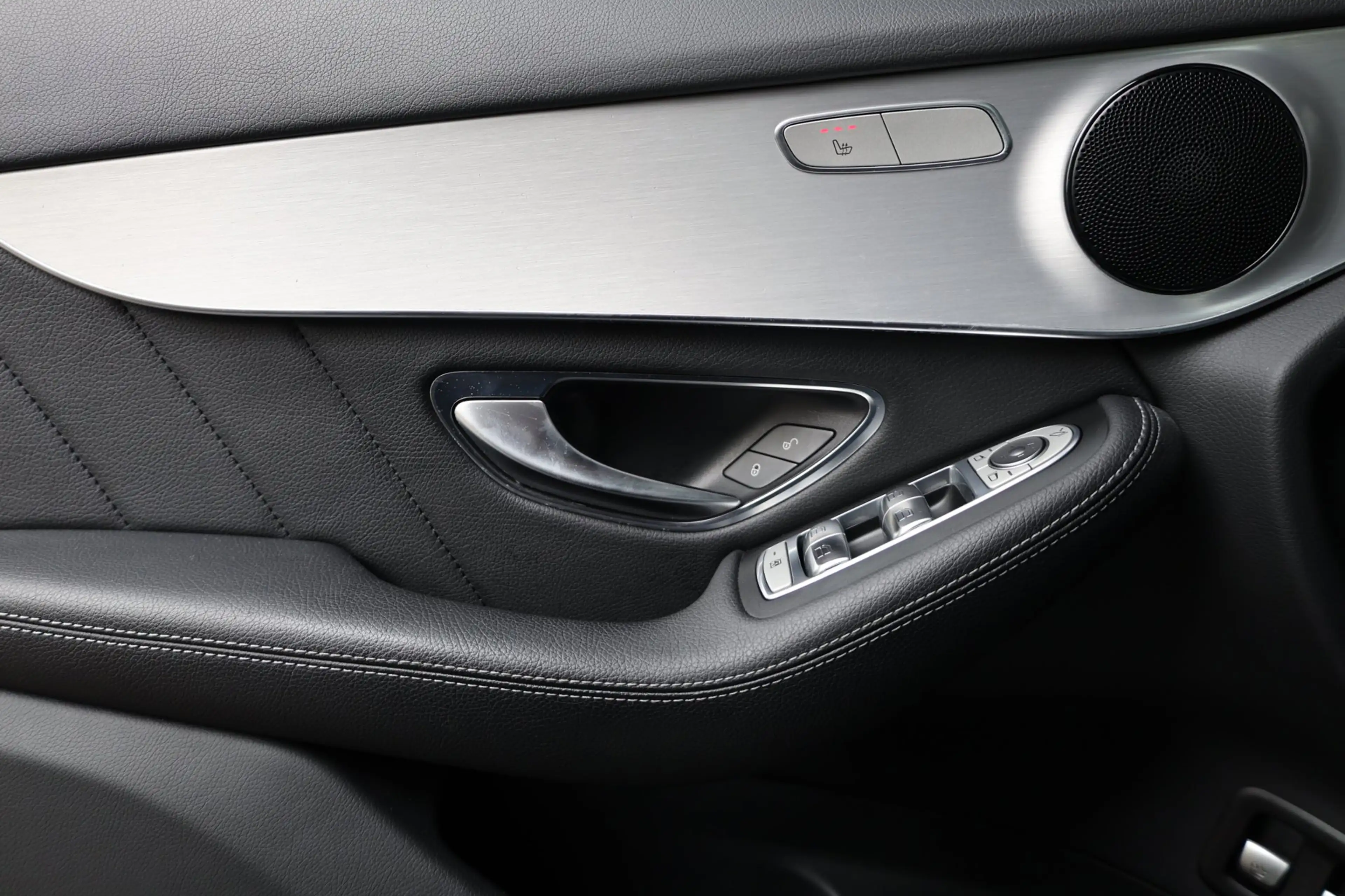 Mercedes-Benz GLC 250 4MATIC AMG Line LED/LEER+S.VERWARMING/LMV/CAM/CRUI — photo 13