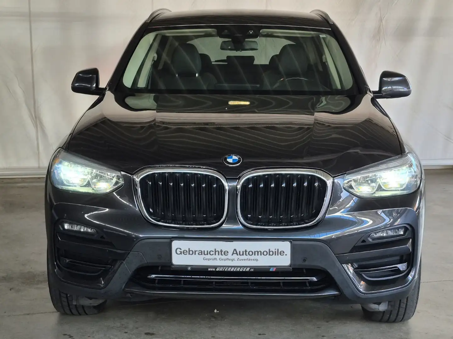 BMW X3 xDrive30e AHK Grijs - 2