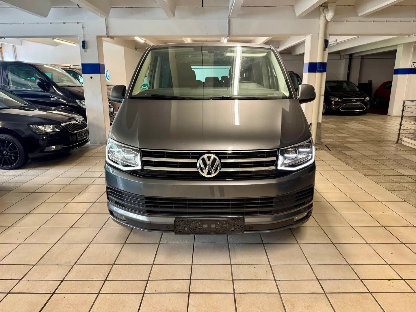 Volkswagen T6 Multivan 2.0 TDI Multivan Comfortline AHK; Bi-Xenon, Navi Szary - 2