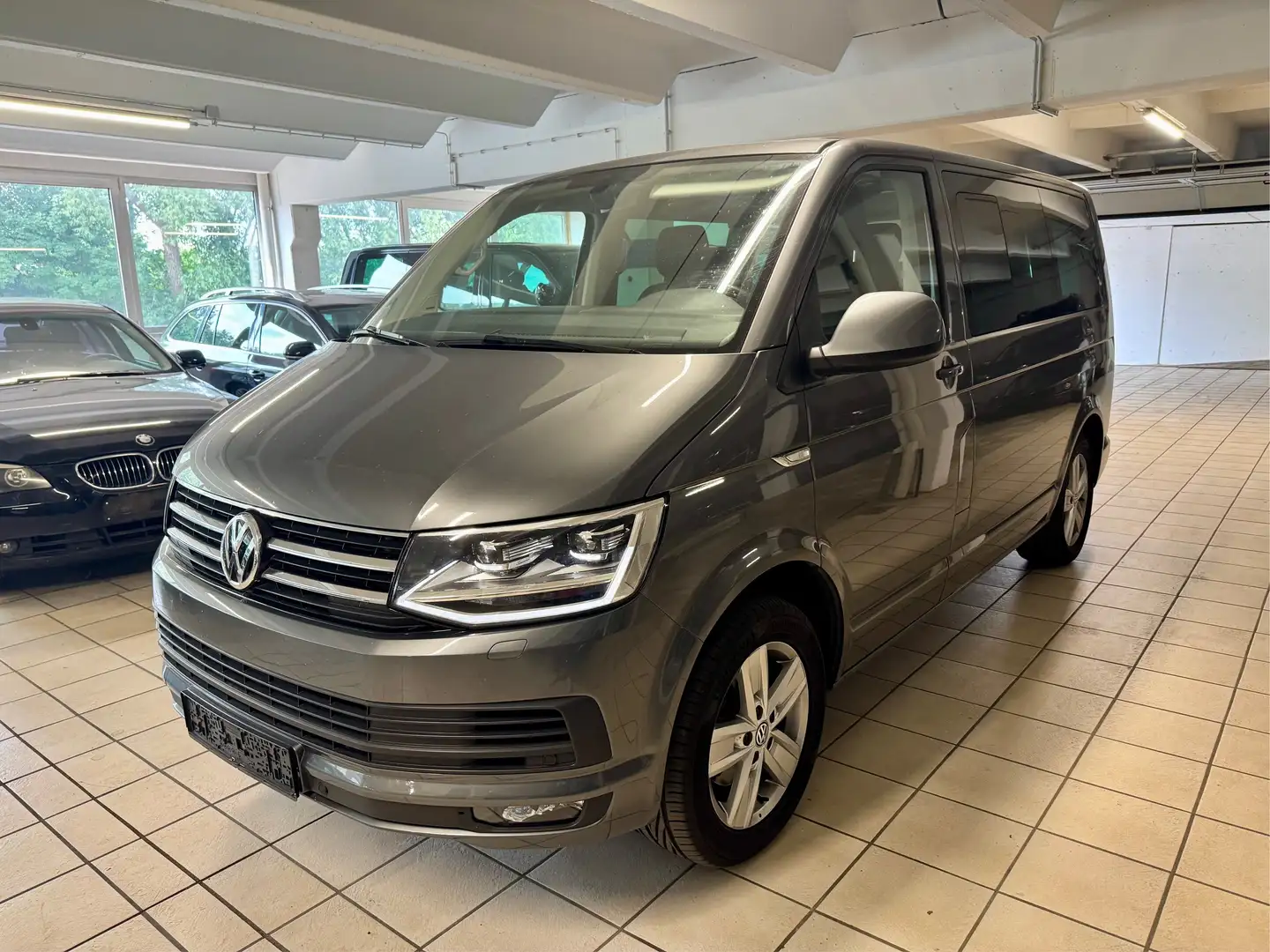 Volkswagen T6 Multivan 2.0 TDI Multivan Comfortline AHK; Bi-Xenon, Navi Szary - 1