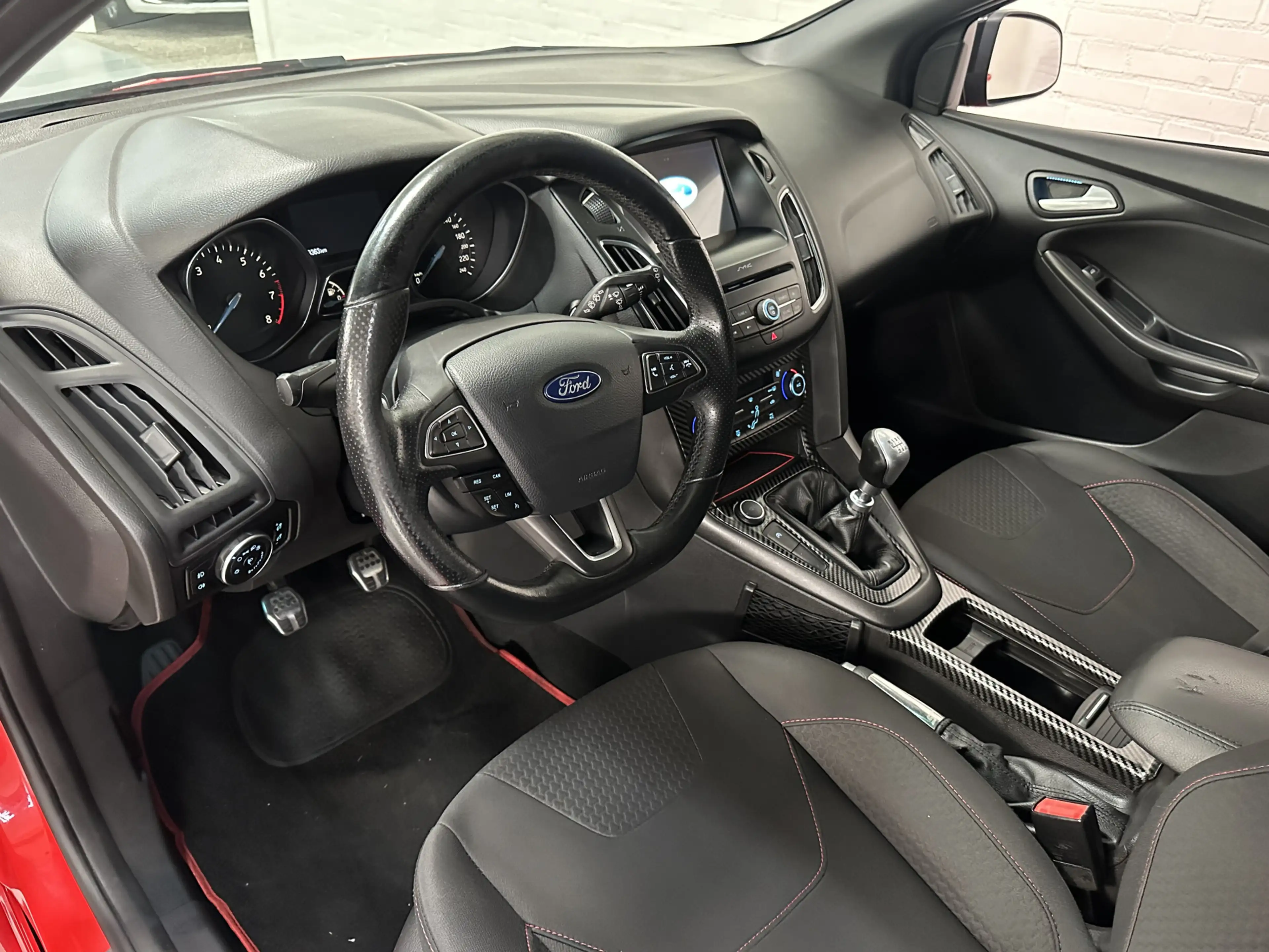 Ford Focus 1.5 EcoBoost ST Line Business CLIMA // CAMERA // C — photo 11