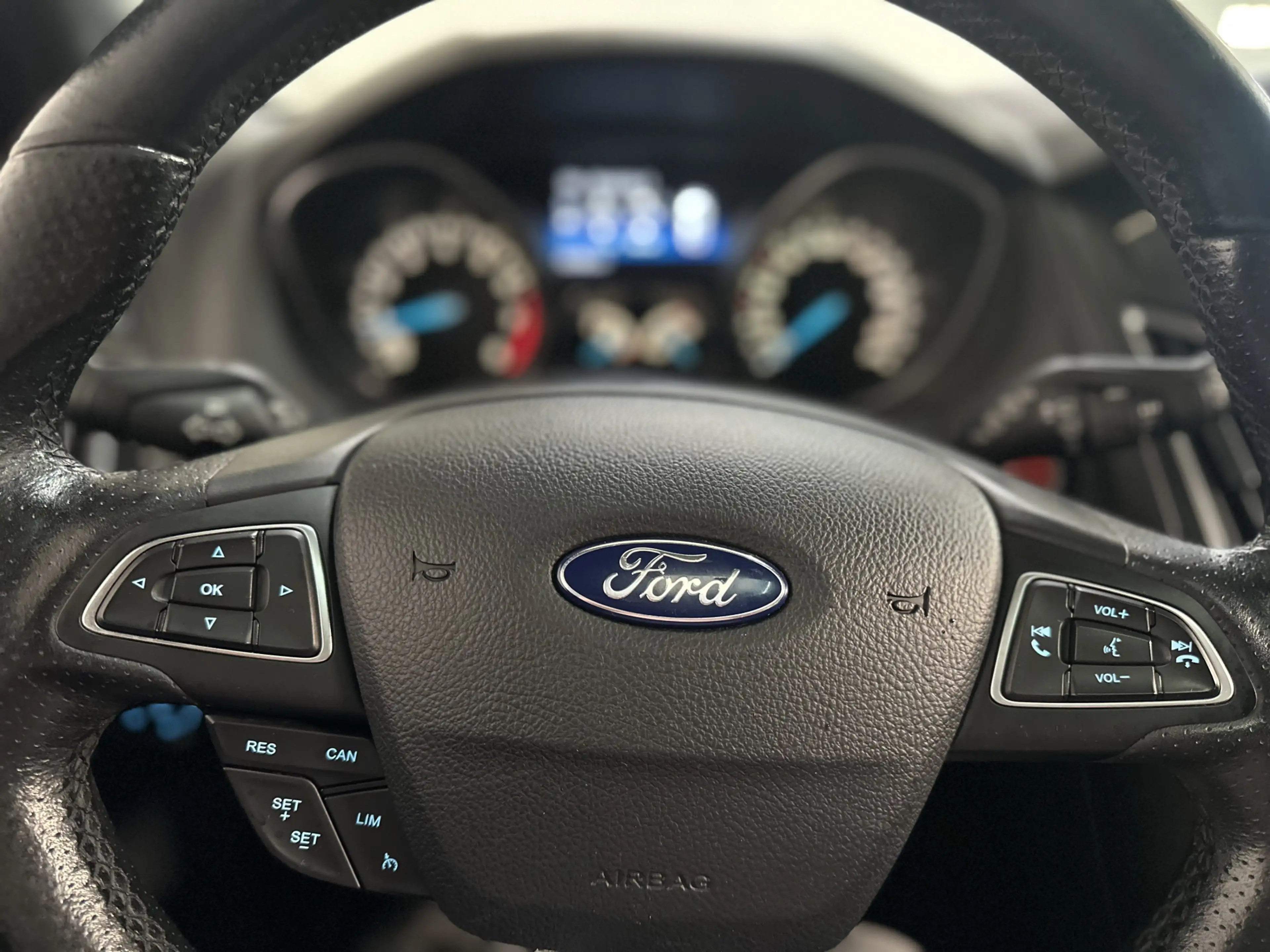 Ford Focus 1.5 EcoBoost ST Line Business CLIMA // CAMERA // C — photo 23