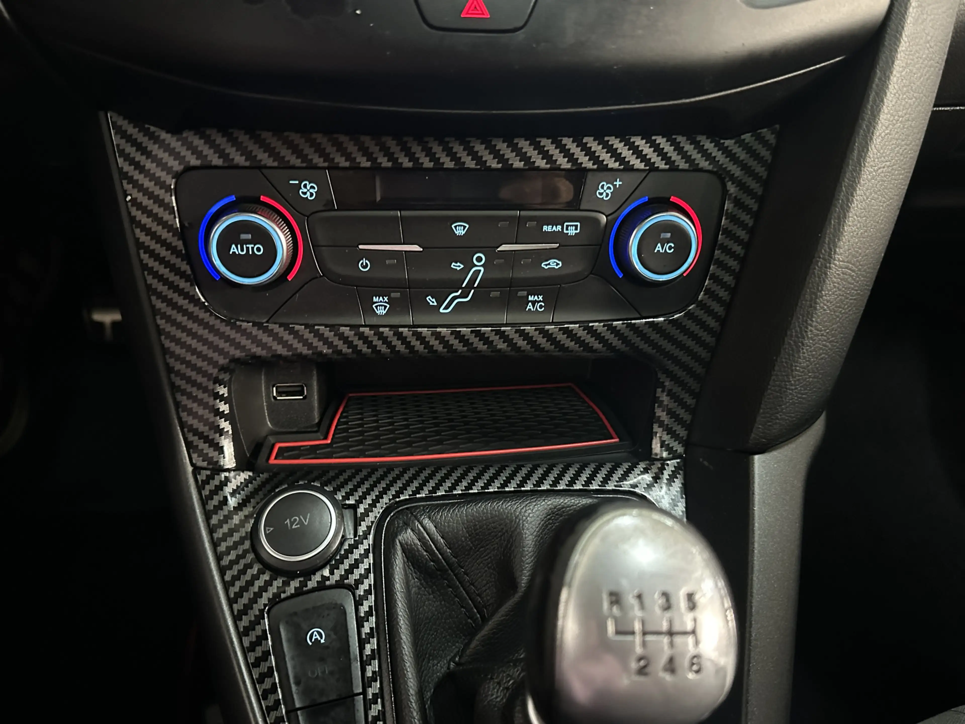 Ford Focus 1.5 EcoBoost ST Line Business CLIMA // CAMERA // C — photo 22
