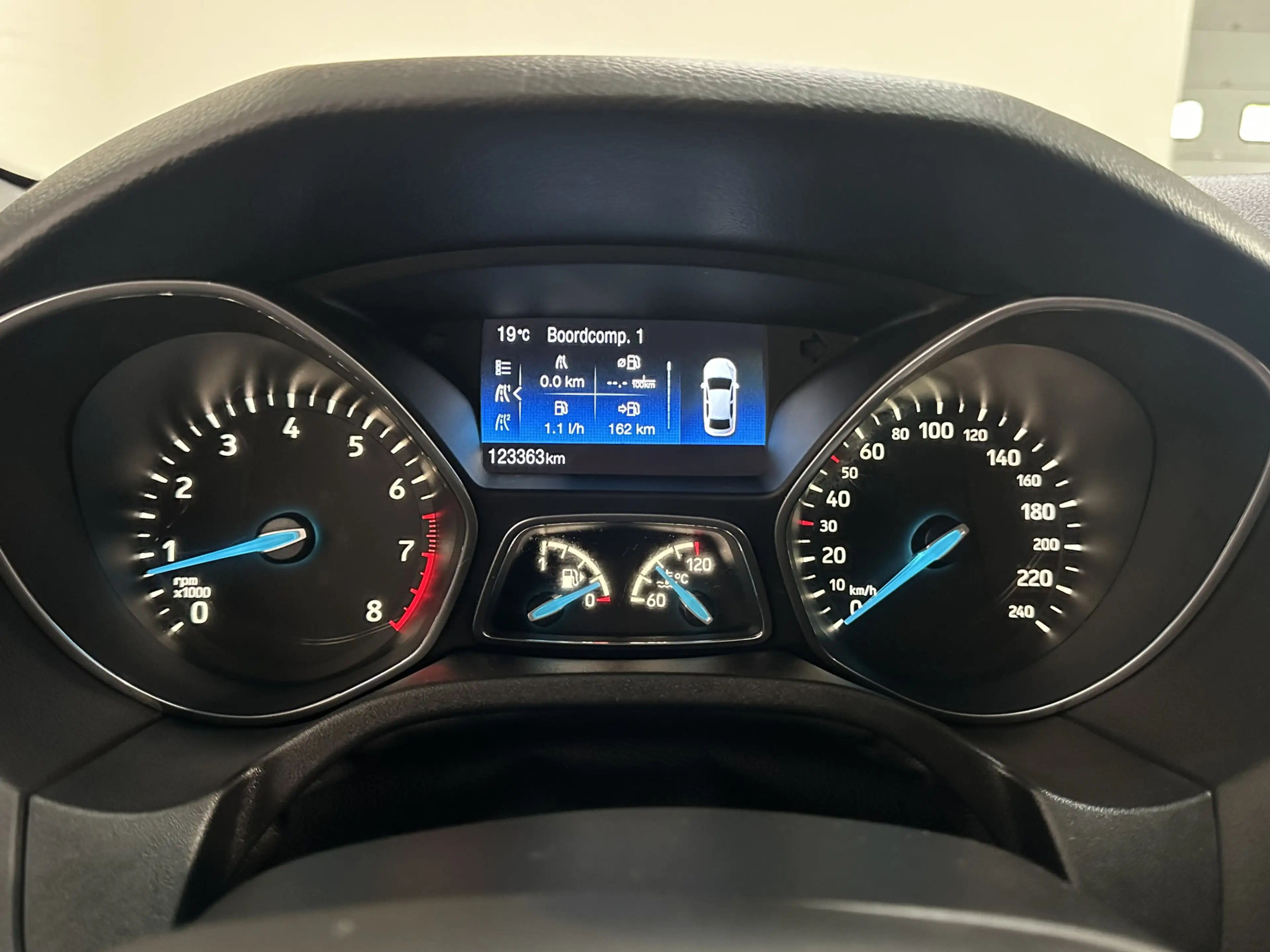 Ford Focus 1.5 EcoBoost ST Line Business CLIMA // CAMERA // C — photo 21