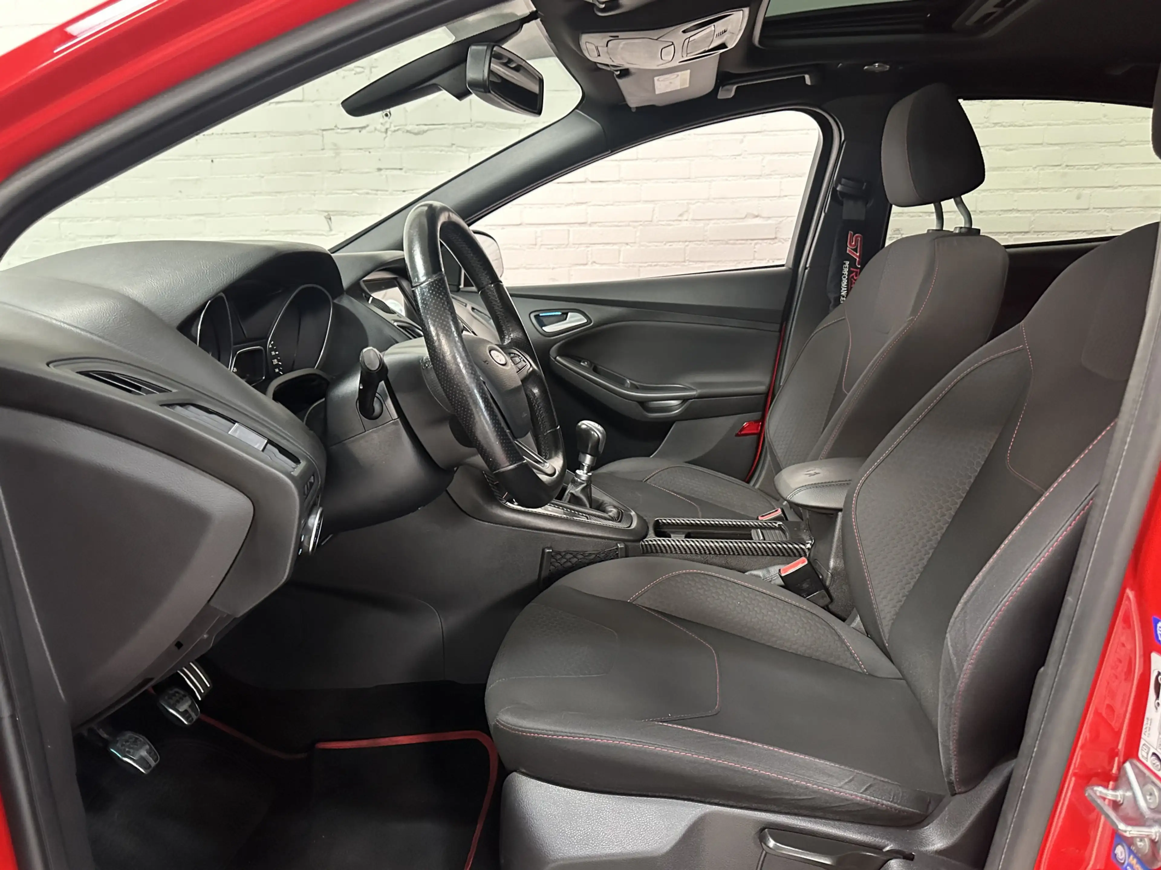 Ford Focus 1.5 EcoBoost ST Line Business CLIMA // CAMERA // C — photo 28