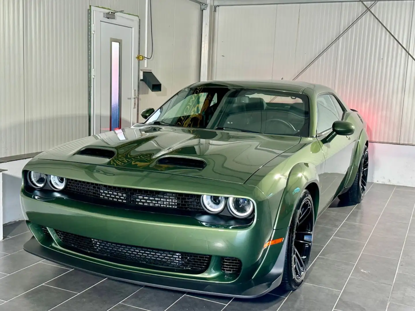 Dodge Challenger 6,4 V8 SRT/WIDEBODY-EXTREM-LAST CALL Grün - 2