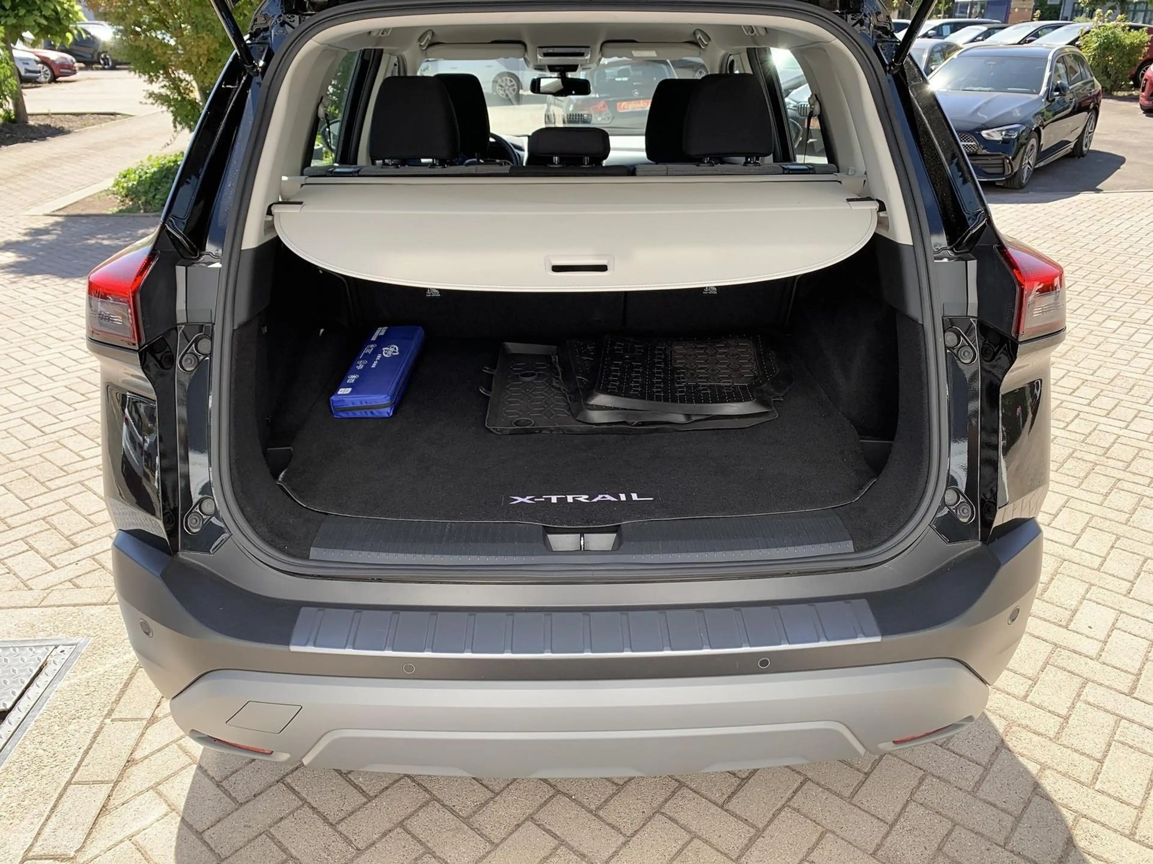 Nissan X-Trail 1.5 DIG Acenta AHK+360*Kamera+Navi+ACC — photo 6