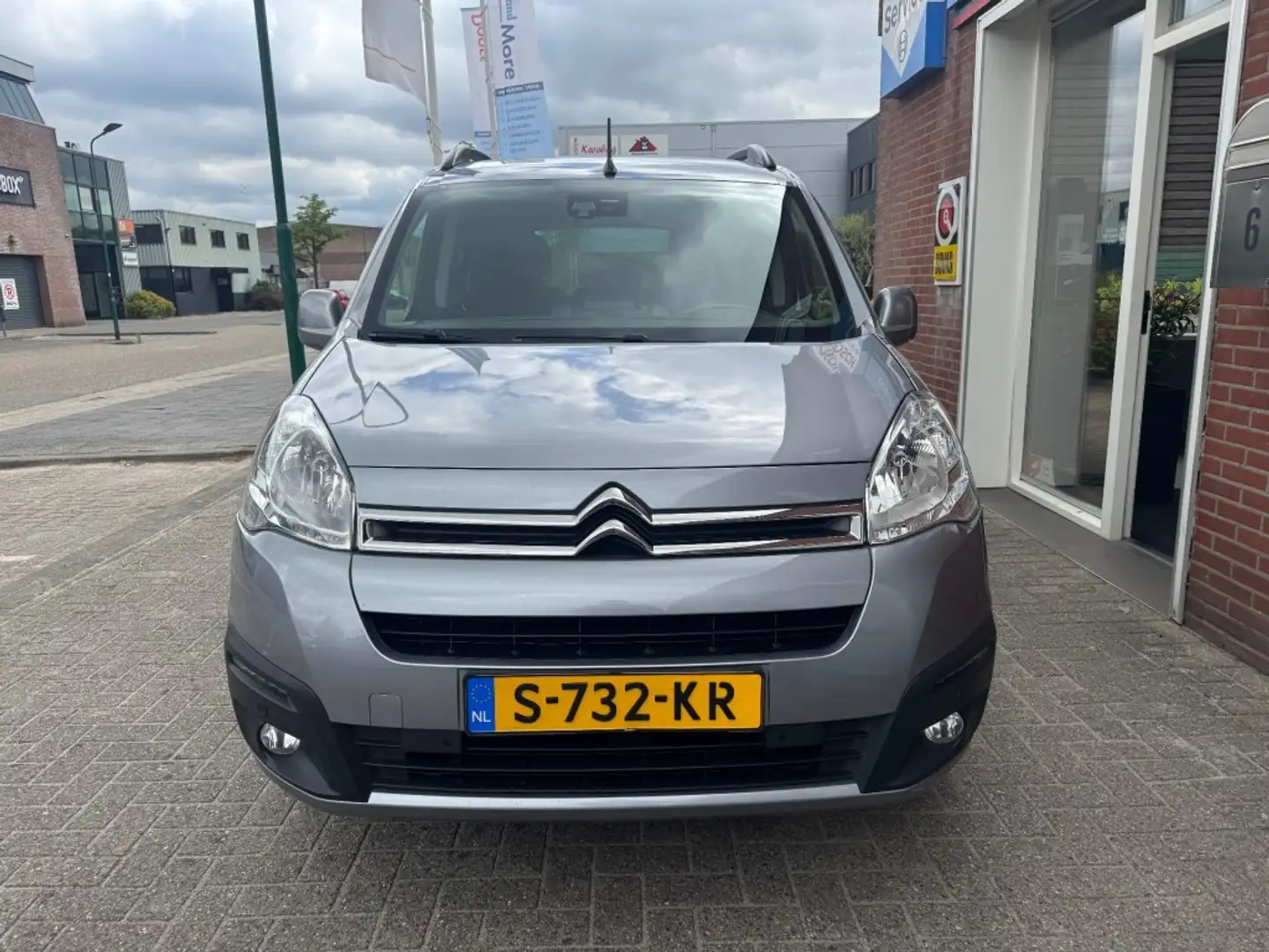 Citroen Berlingo 1.2 PureTech 81kW MPV Gris - 2
