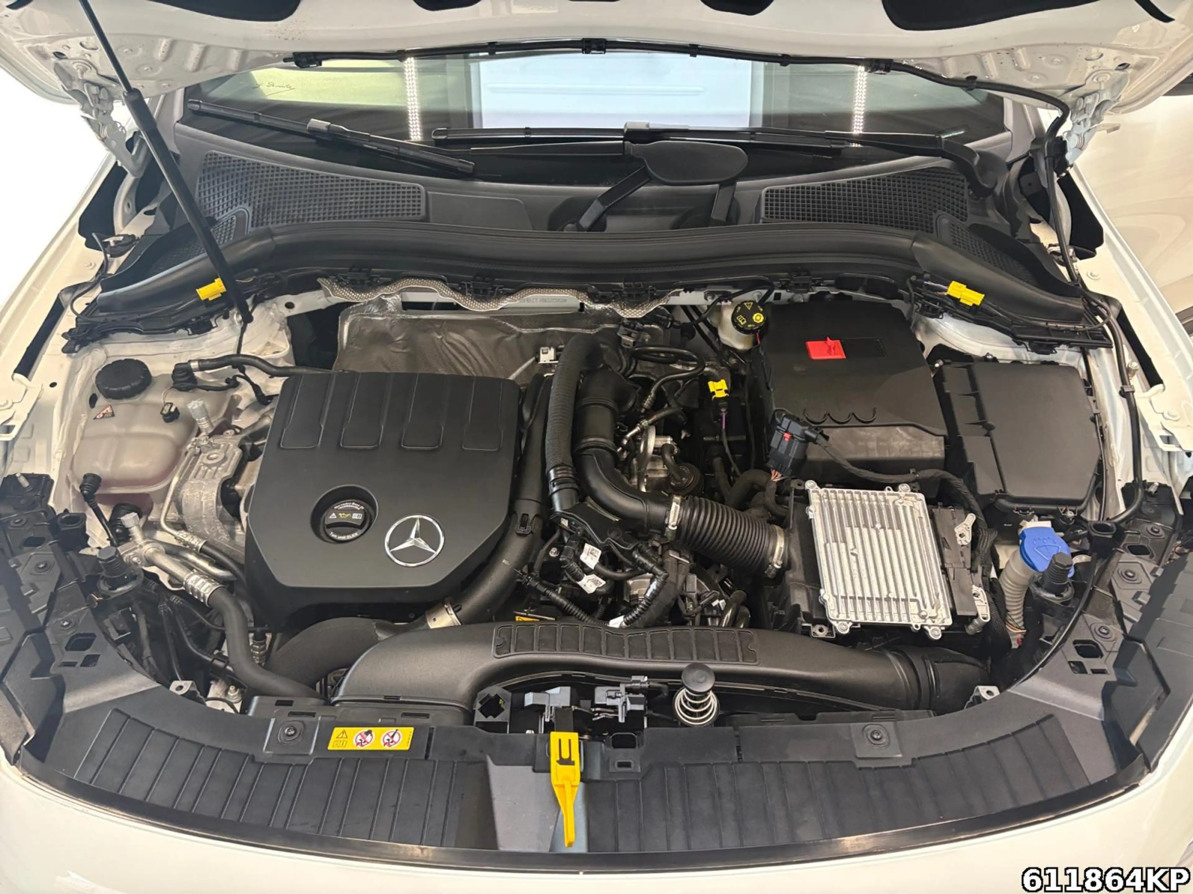 Mercedes-Benz GLA 200 Progressive — photo 7