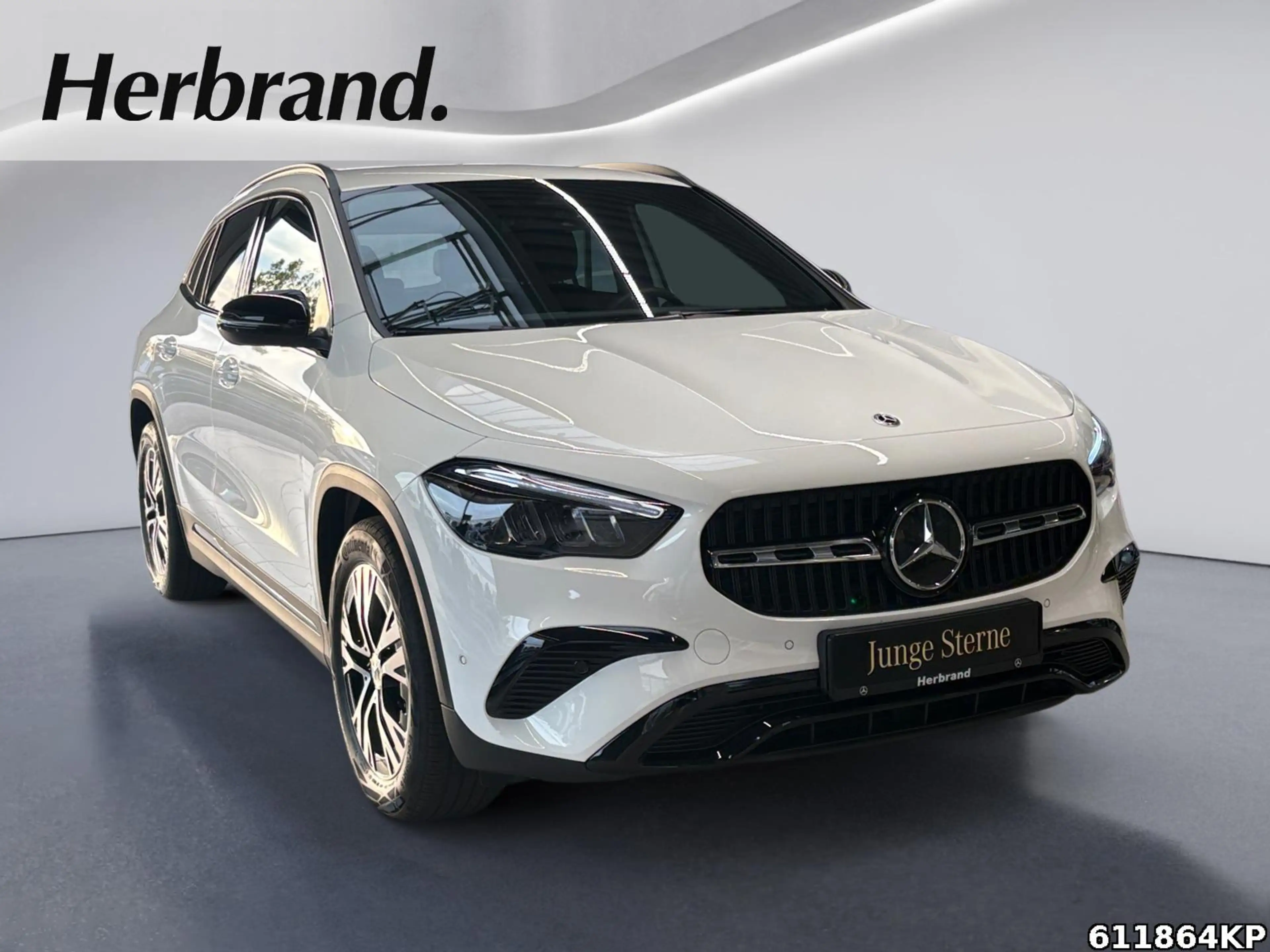 Mercedes-Benz GLA 200 Progressive — photo 2