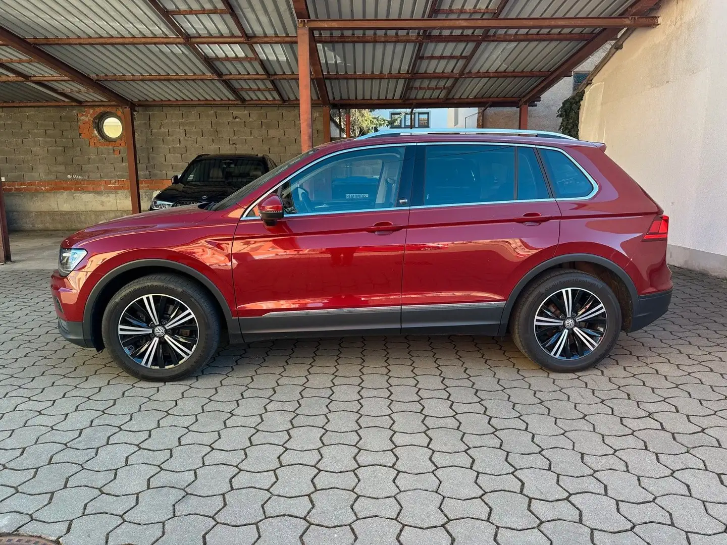 Volkswagen Tiguan Sound 4Motion *HU+SERVICE+ALLWETTER NEU* Rot - 2