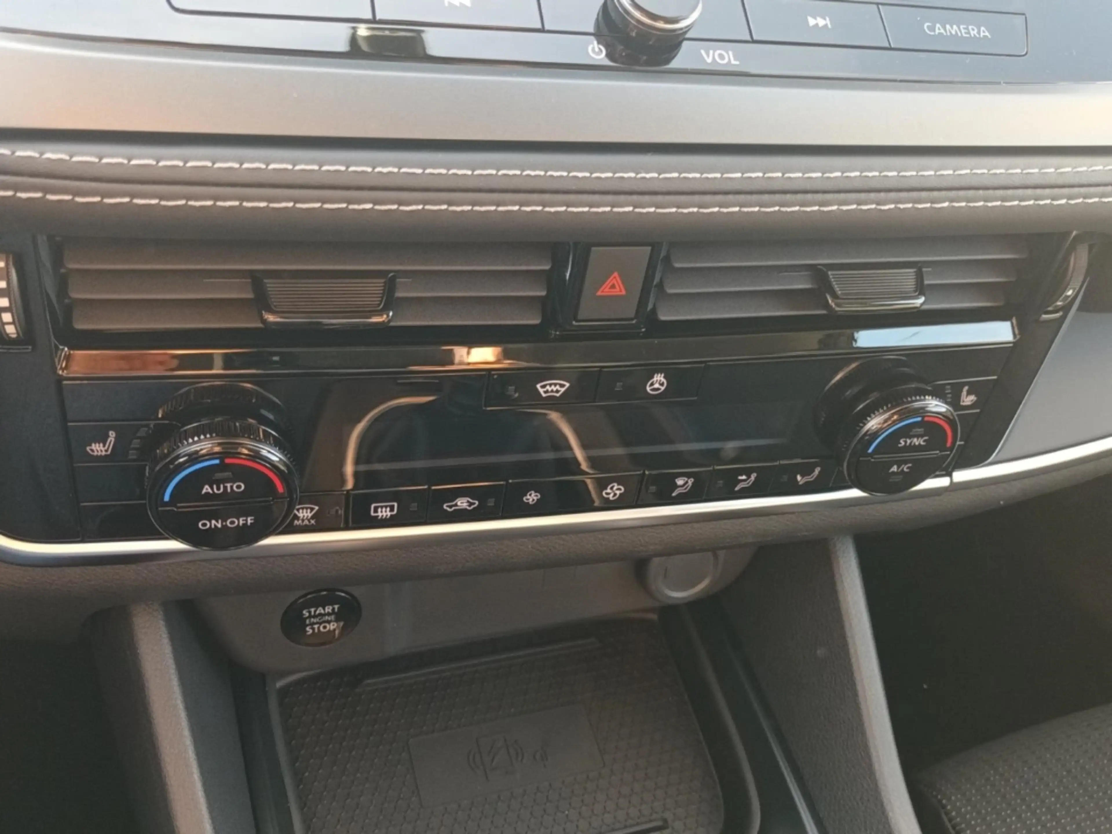 Nissan Qashqai 1.3 DIG-T MHEV 158 PS MT 4x2 N-Connecta *NAVI* *4x — photo 12
