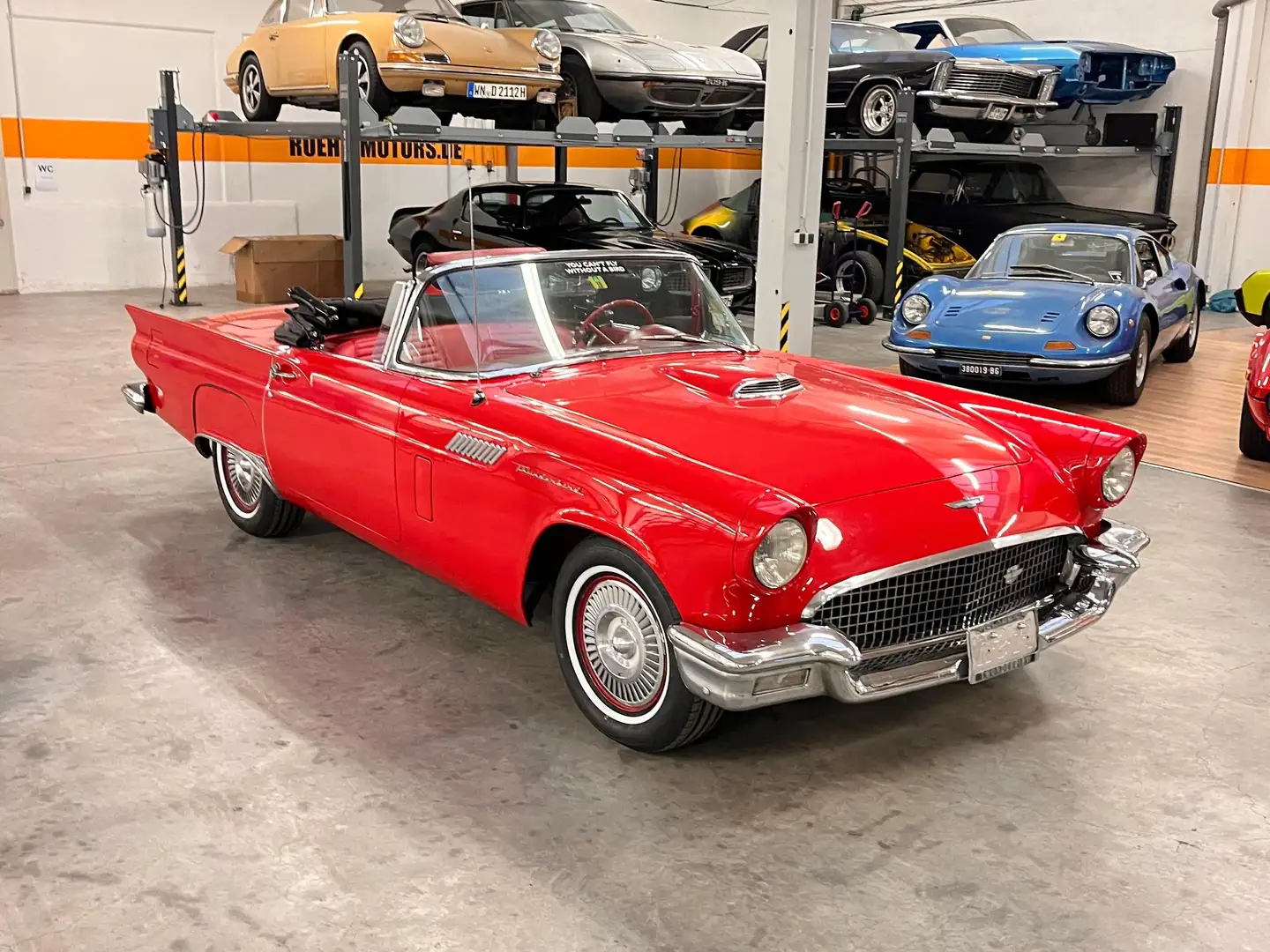 Ford Thunderbird Rojo - 1