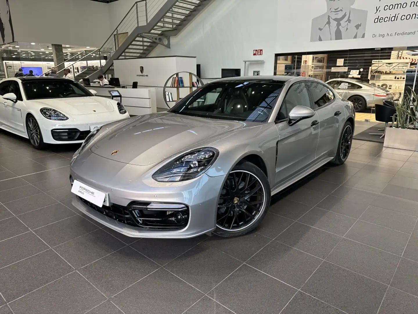 Porsche Panamera 4S Aut. Plateado - 1