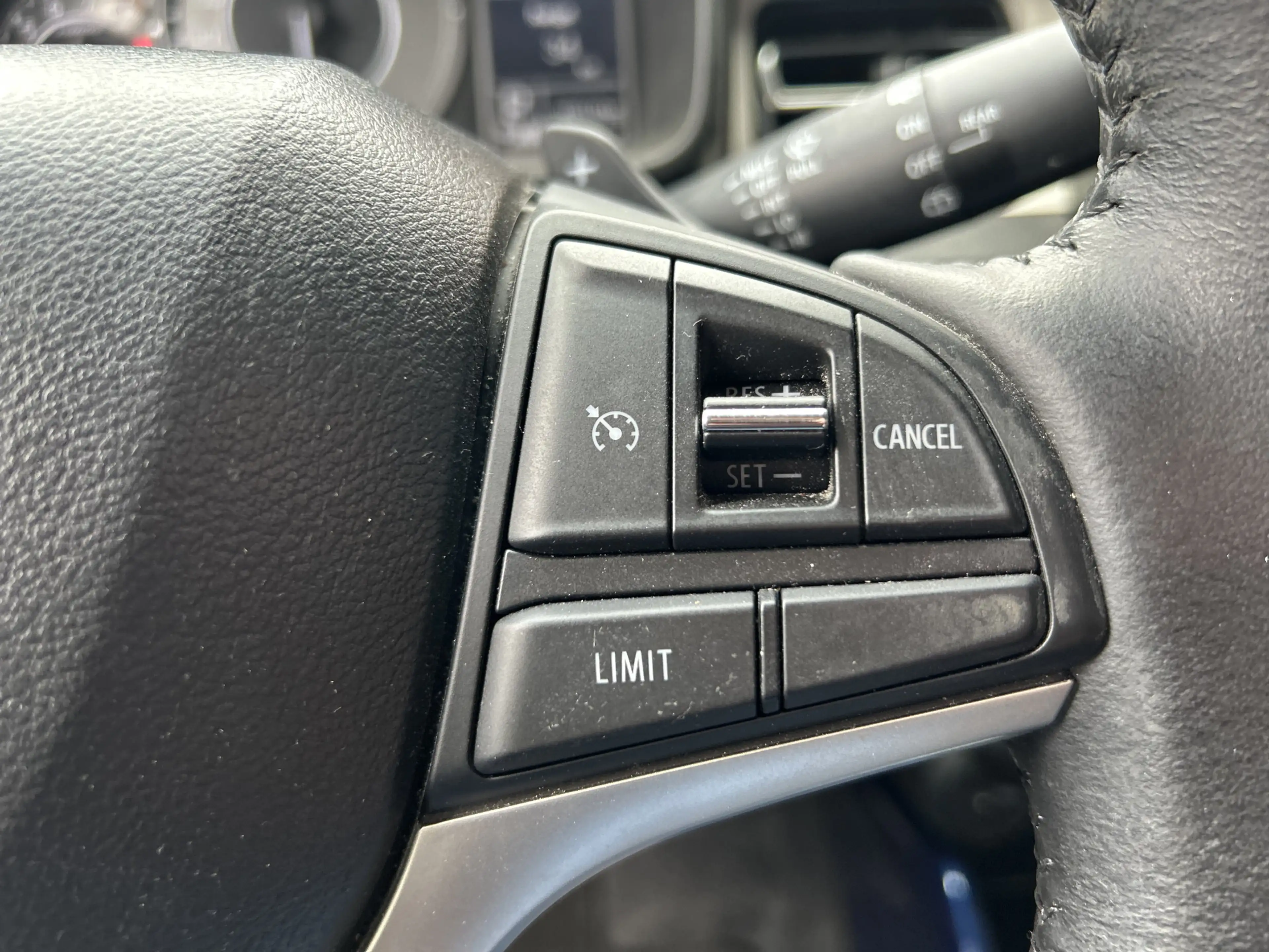 Suzuki Ignis 1.2 Smart Hybrid Style // NAVI + CARPLAY // CAMERA — photo 12