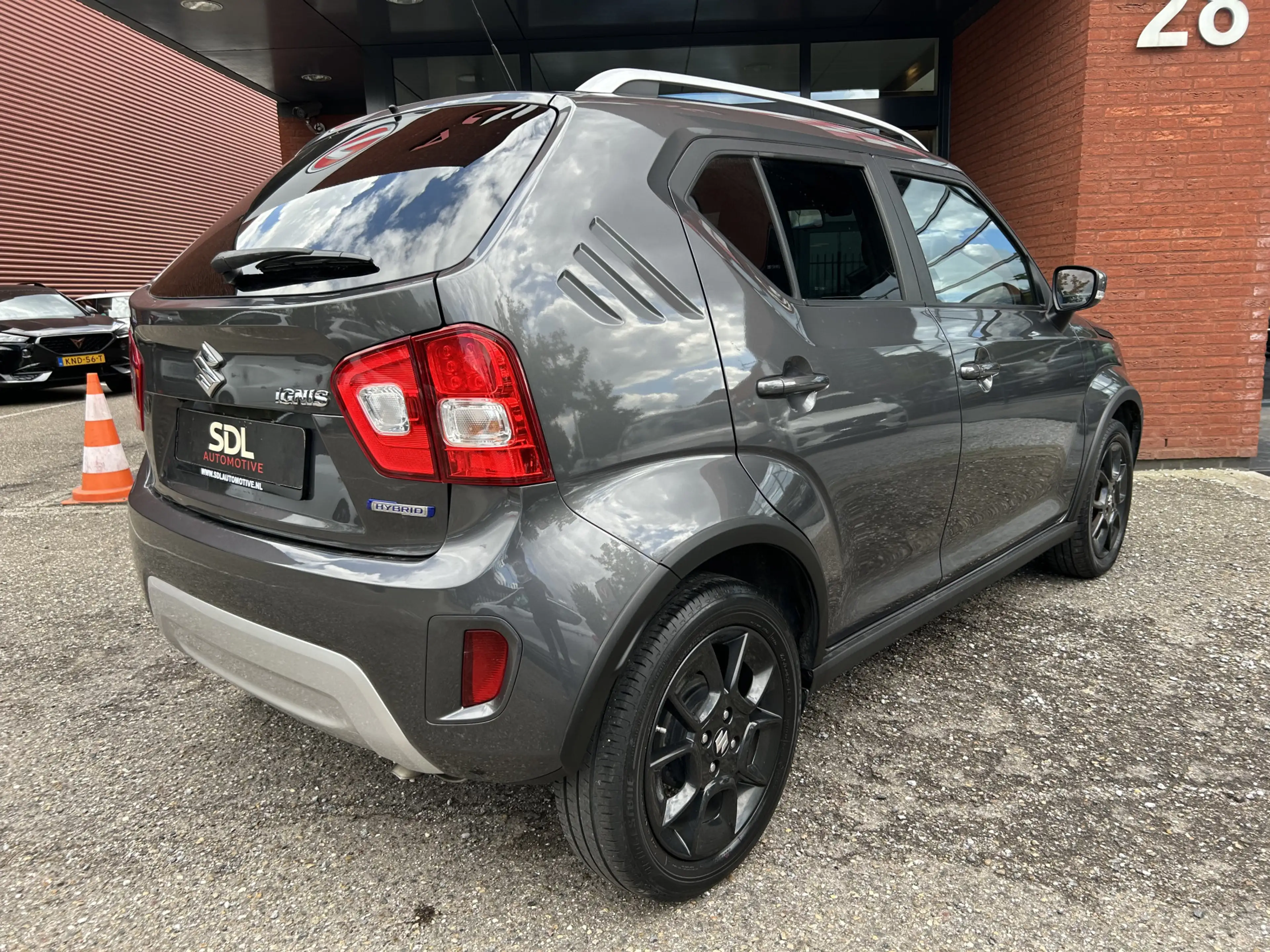 Suzuki Ignis 1.2 Smart Hybrid Style // NAVI + CARPLAY // CAMERA — photo 3