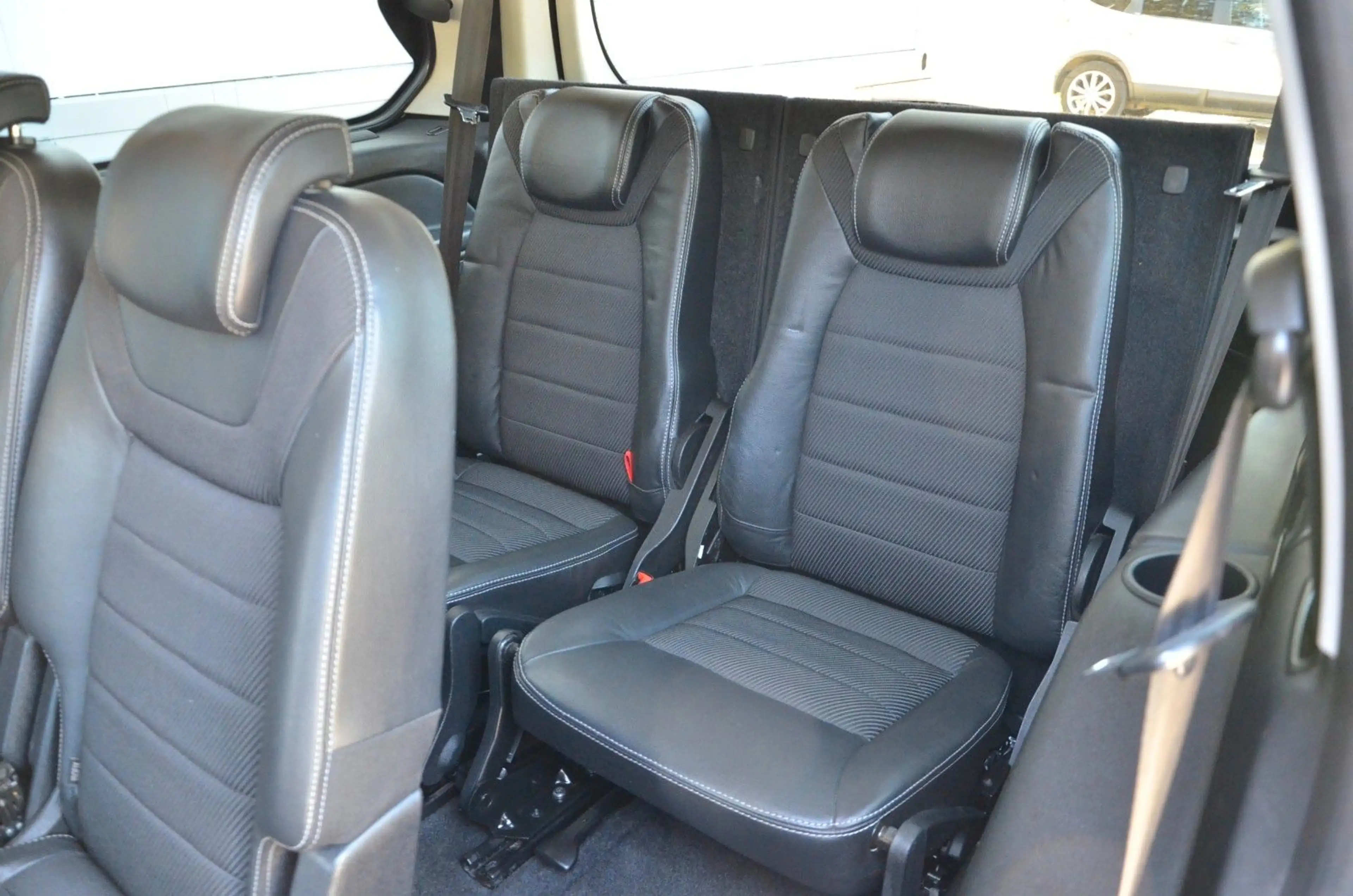 Ford Galaxy Titanium 7 Sitze Navi AHK Klimaautomatik — photo 13