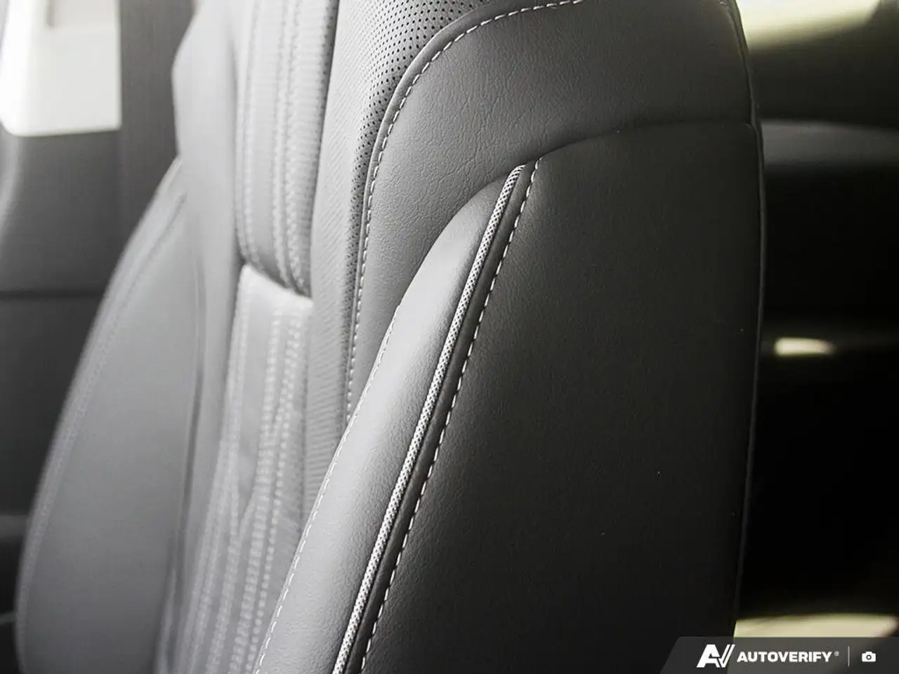 Buick Envision photo Buick Envision