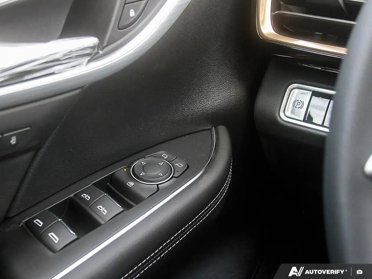 Buick Envision photo Buick Envision