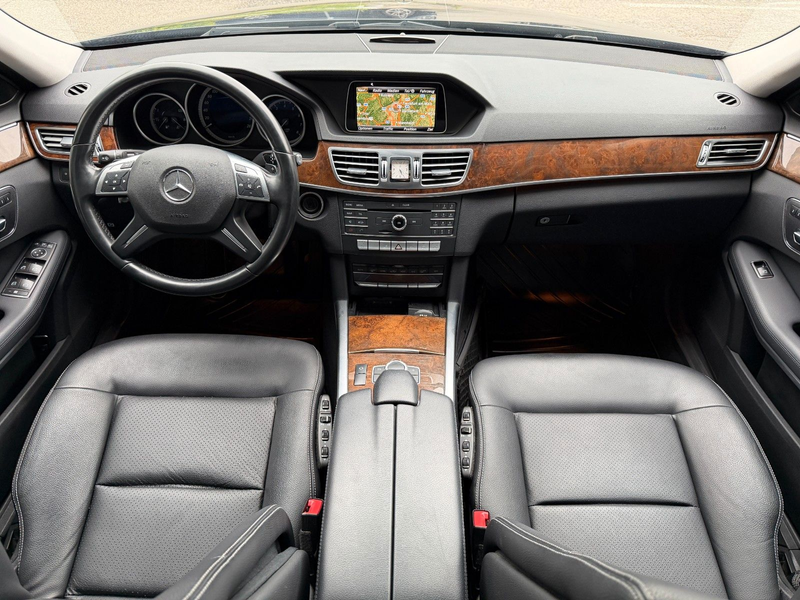 Mercedes-Benz E 400 T-Modell/4Matic/LED/Navi/Panorama/7-Sitzer — photo 12