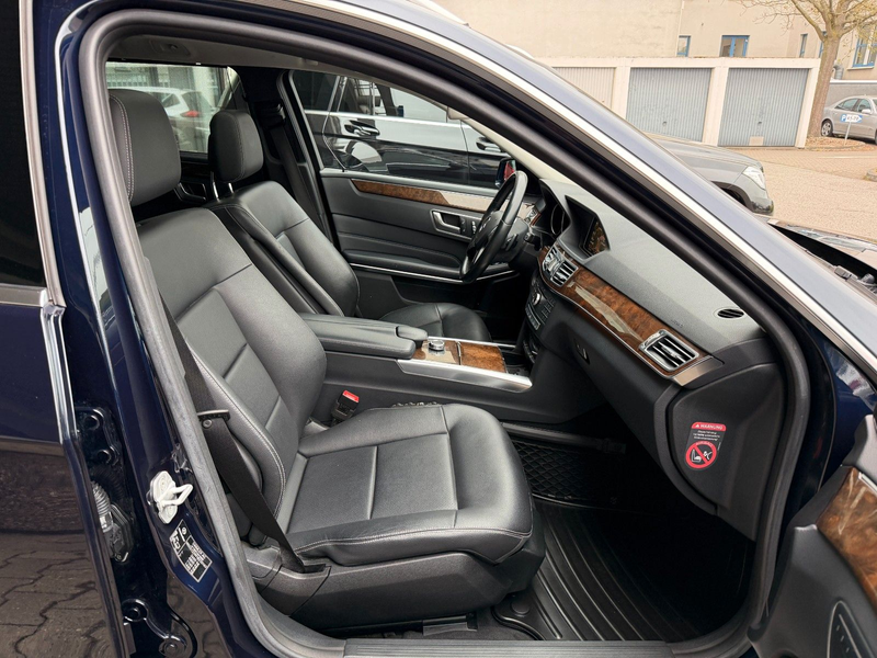Mercedes-Benz E 400 T-Modell/4Matic/LED/Navi/Panorama/7-Sitzer — photo 14