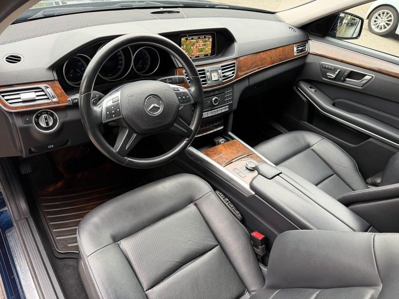 Mercedes-Benz E 400 T-Modell/4Matic/LED/Navi/Panorama/7-Sitzer — photo 11