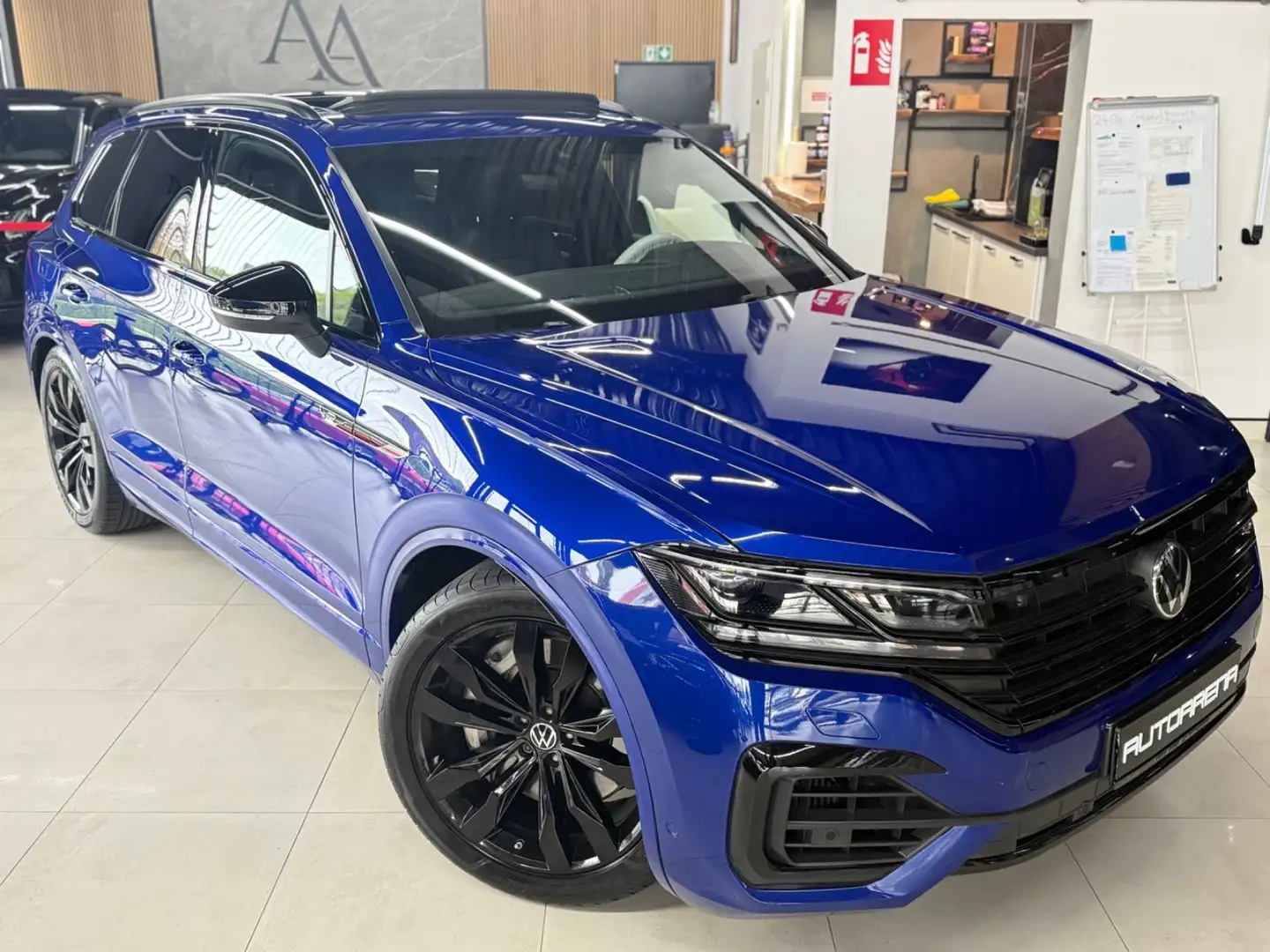 Volkswagen Touareg R 3.0 TSI/eHybrid 4x4*PANO*MATRIX-LED* Blauw - 2