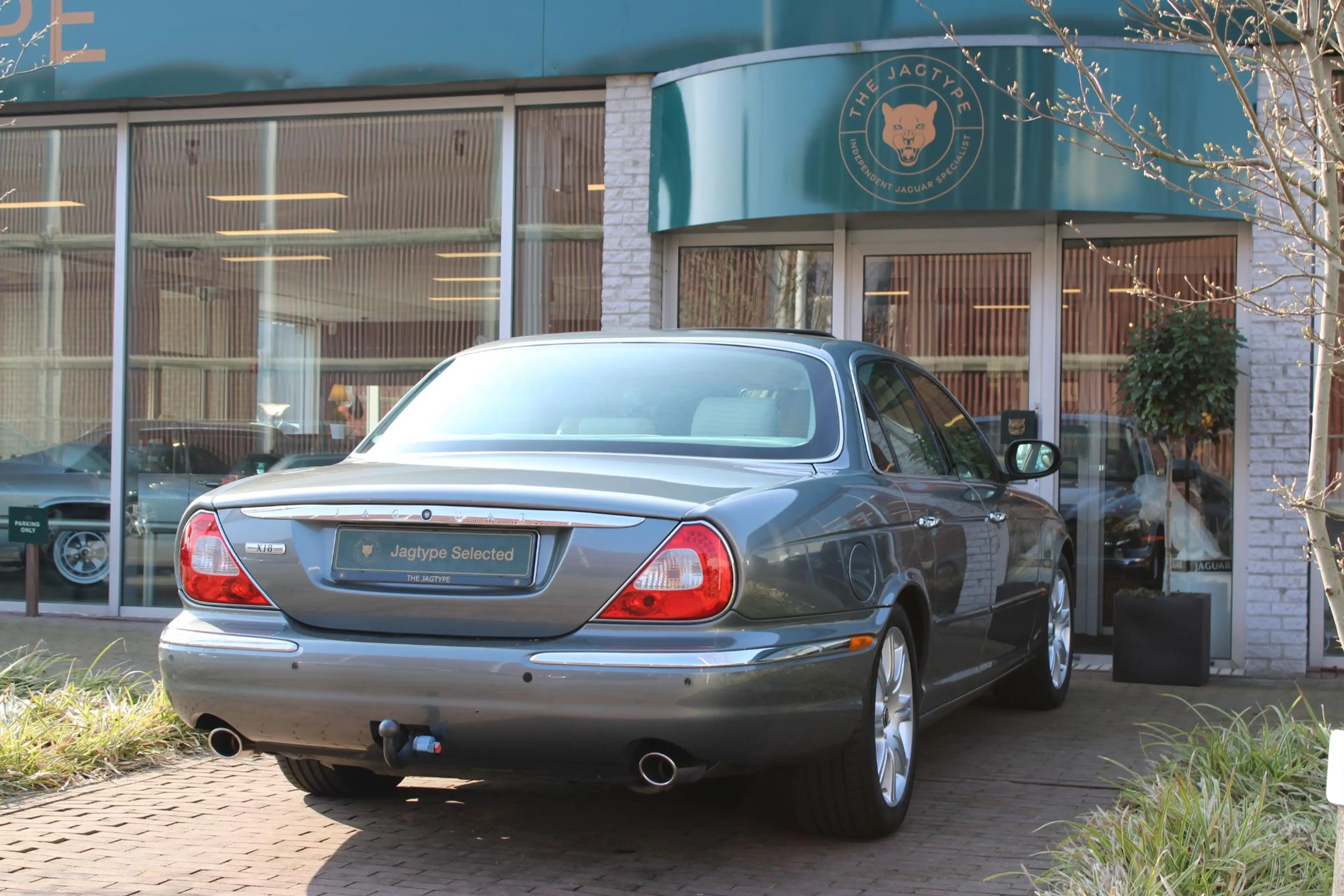 Jaguar XJ 4.2 V8 Executive — photo 3