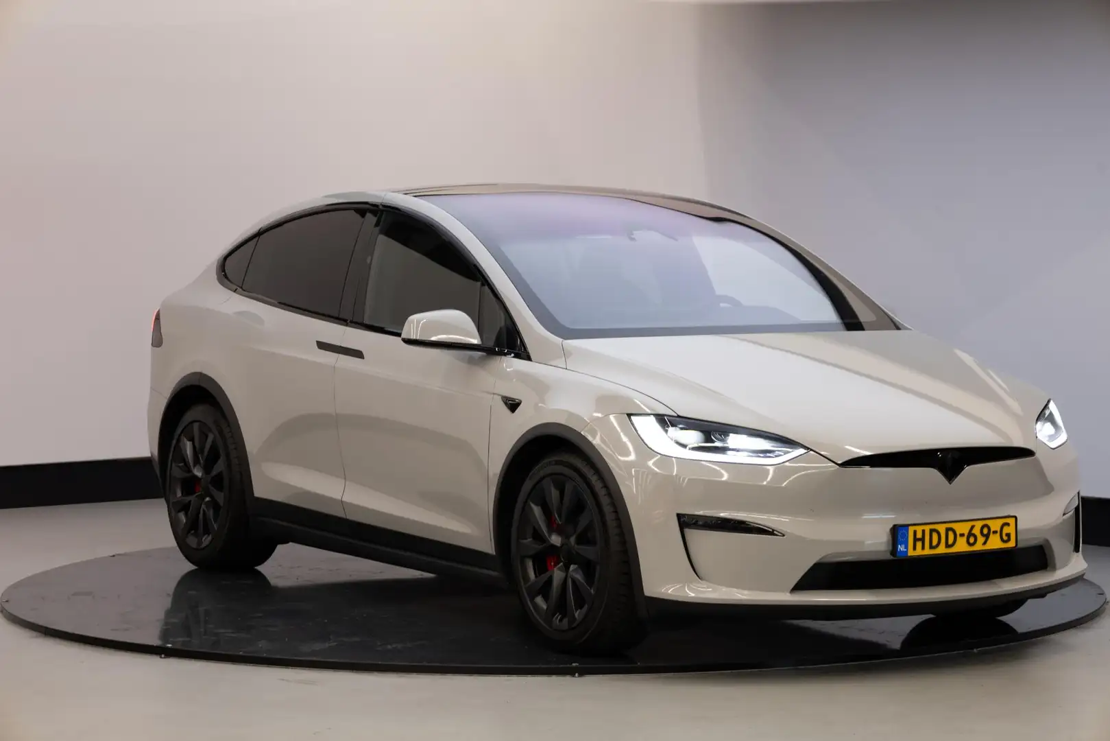 Tesla Model X Plaid AWD 6p. 100kWh | NL auto | Nardo Grey | Wit - 2