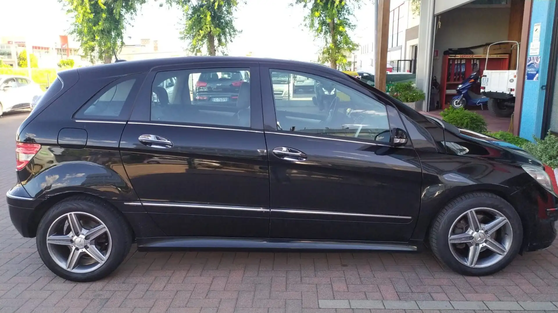 Mercedes-Benz B 180 Sport Cerchi AMG - 2