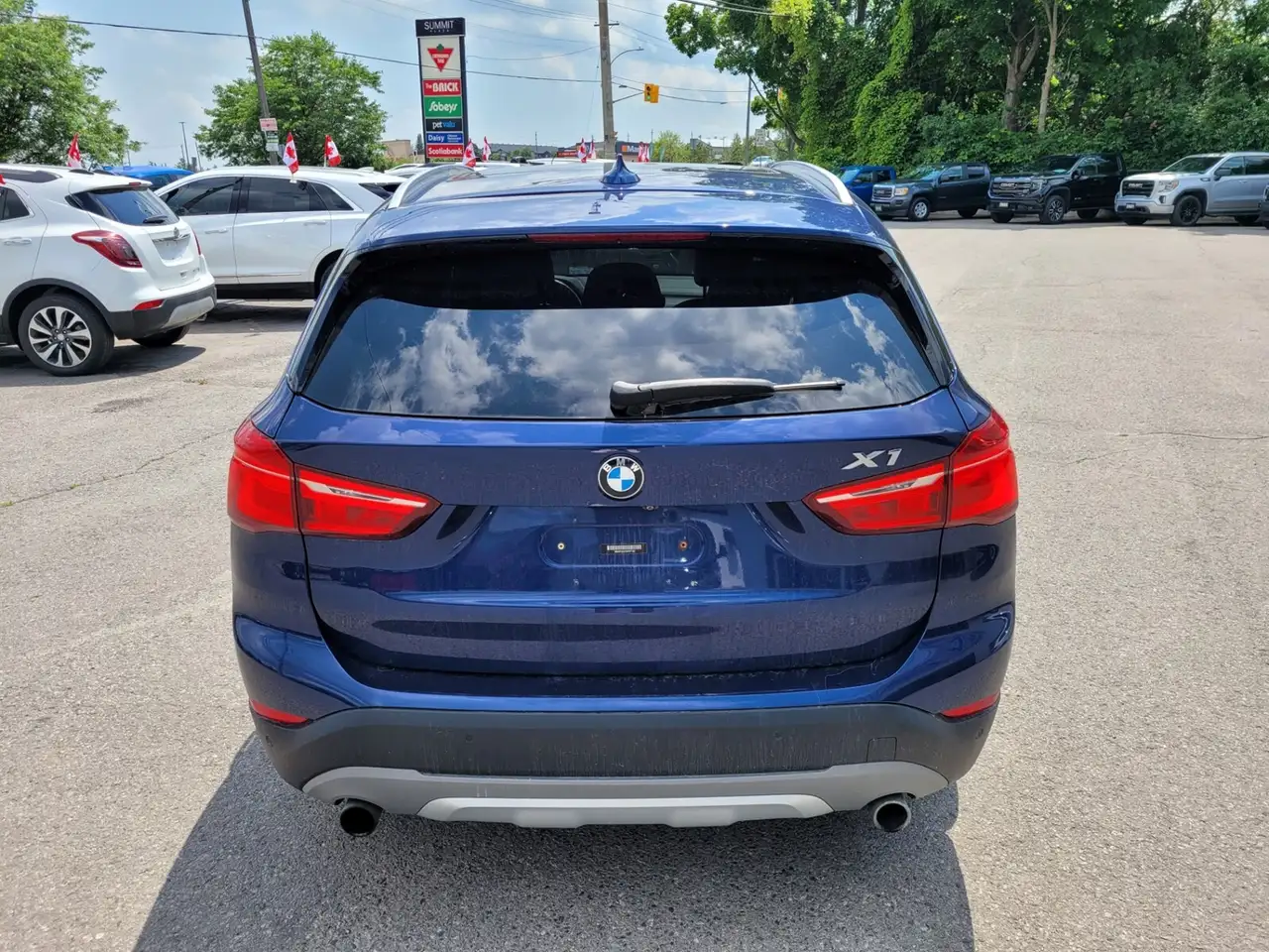 BMW X1 photo BMW X1