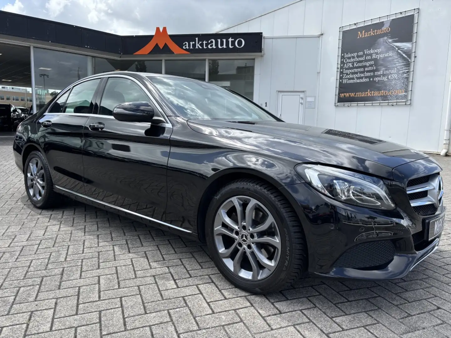 Mercedes-Benz C 180 Avantgarde Navi Led Bluetooth Pdc Zwart - 1