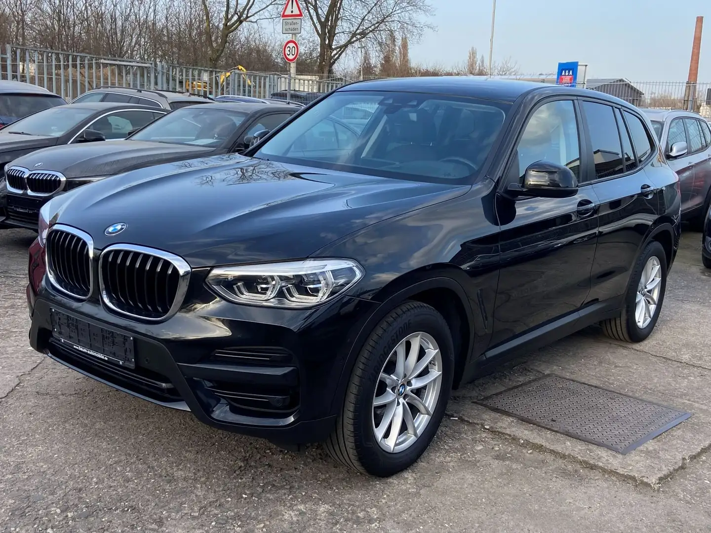 BMW X3 xDrive 20 d Advantage/Kamera/Navi/Leder/Head-up Schwarz - 1