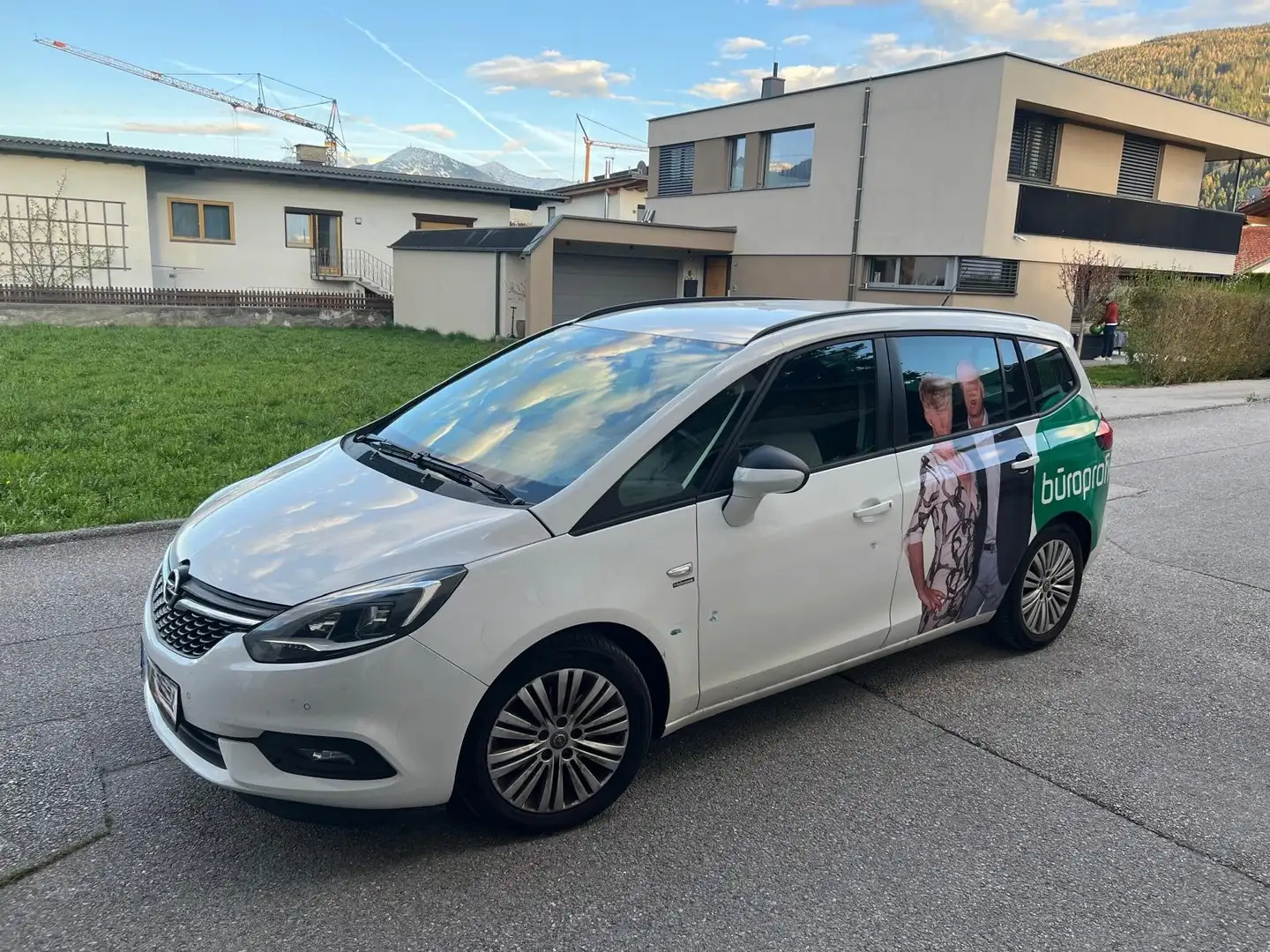 Opel Zafira Tourer Zafira Tourer 1,4 Turbo ecoflex Sport Start/Stop Sport Start/Stop Weiß - 1