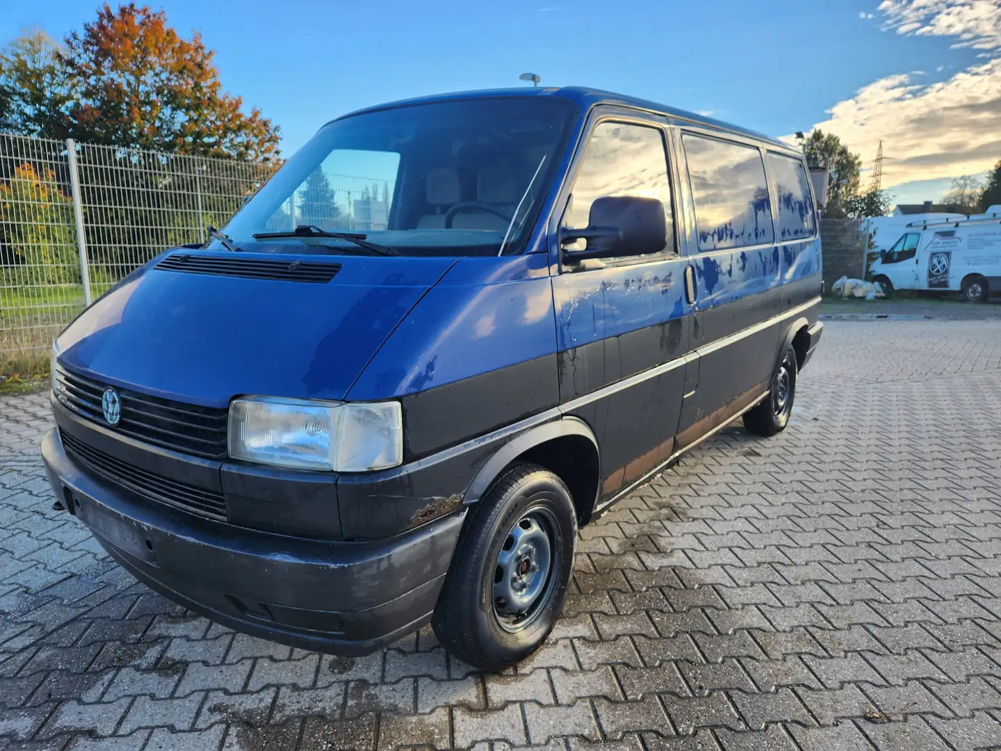 Volkswagen T4 2,0 Benzin Transporter Kastenwagen Servo 3-Sitzer Kék - 1