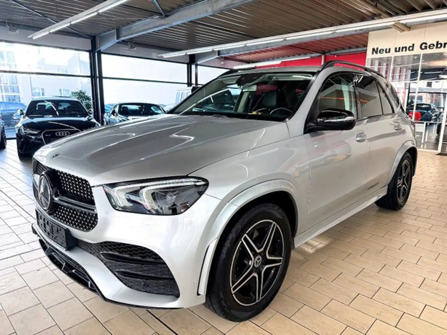 Mercedes-Benz GLE 300 d 4M *AMG-STYLING+LED+360°KAM+20'AMG* Plateado - 2